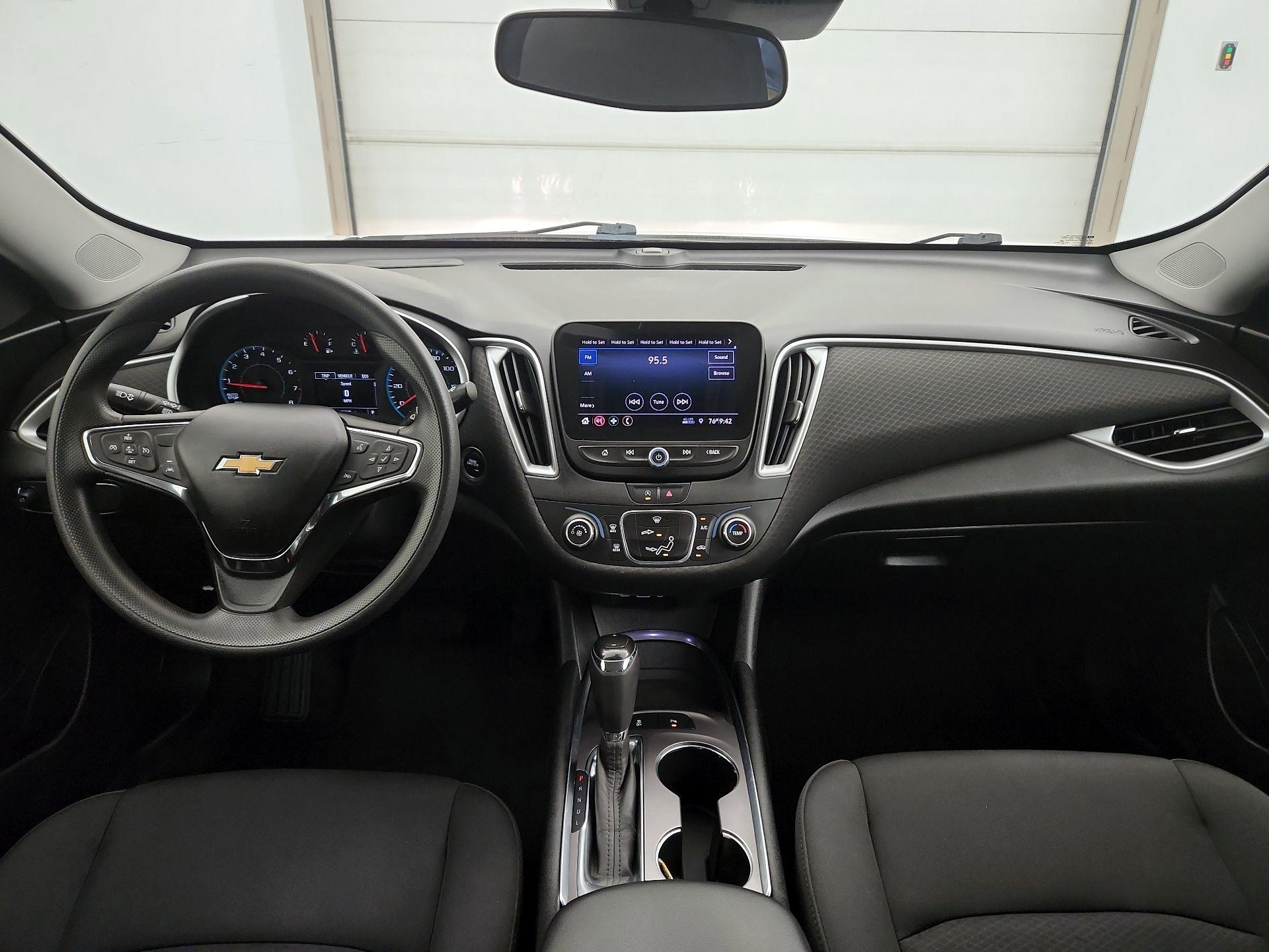 Thumbnail: 2020 Chevrolet Malibu - 9