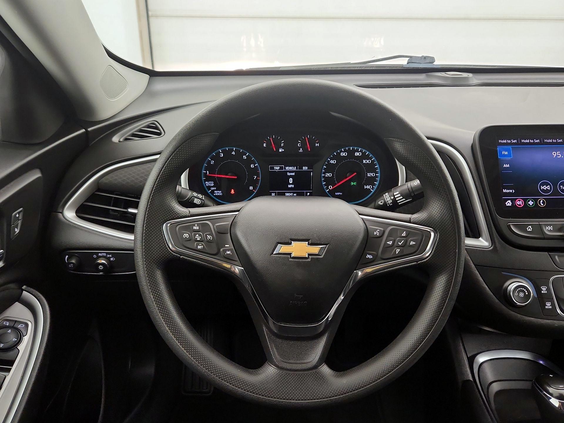 Thumbnail: 2020 Chevrolet Malibu - 10