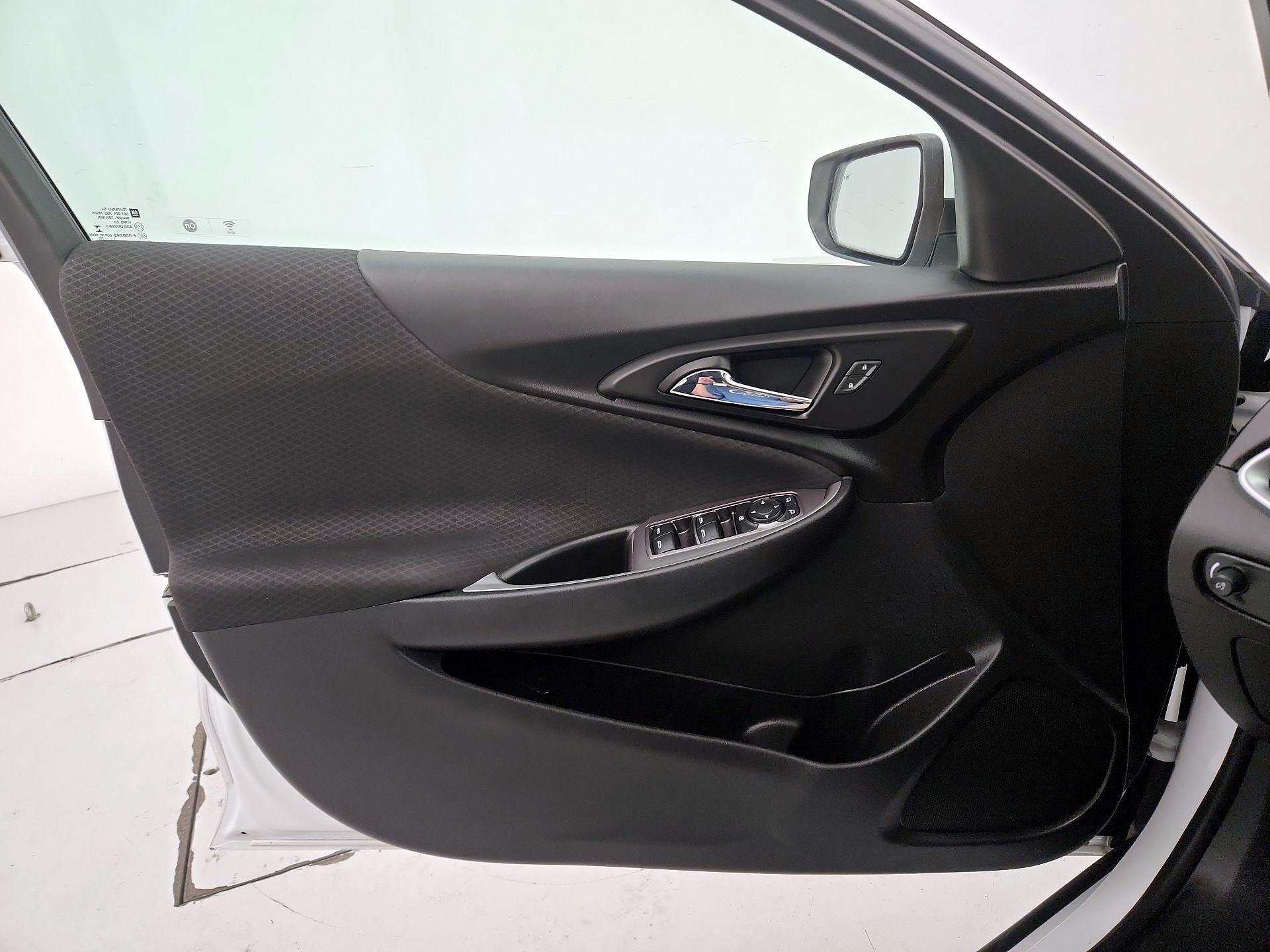 Thumbnail: 2020 Chevrolet Malibu - 12