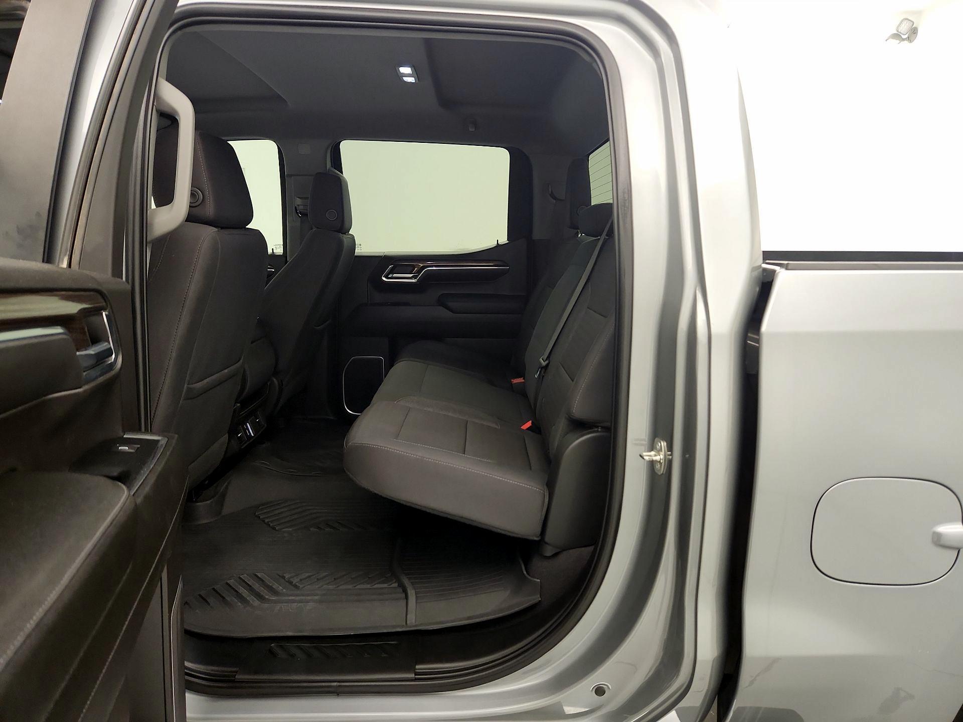 Thumbnail: 2023 Chevrolet Silverado 1500 - 20