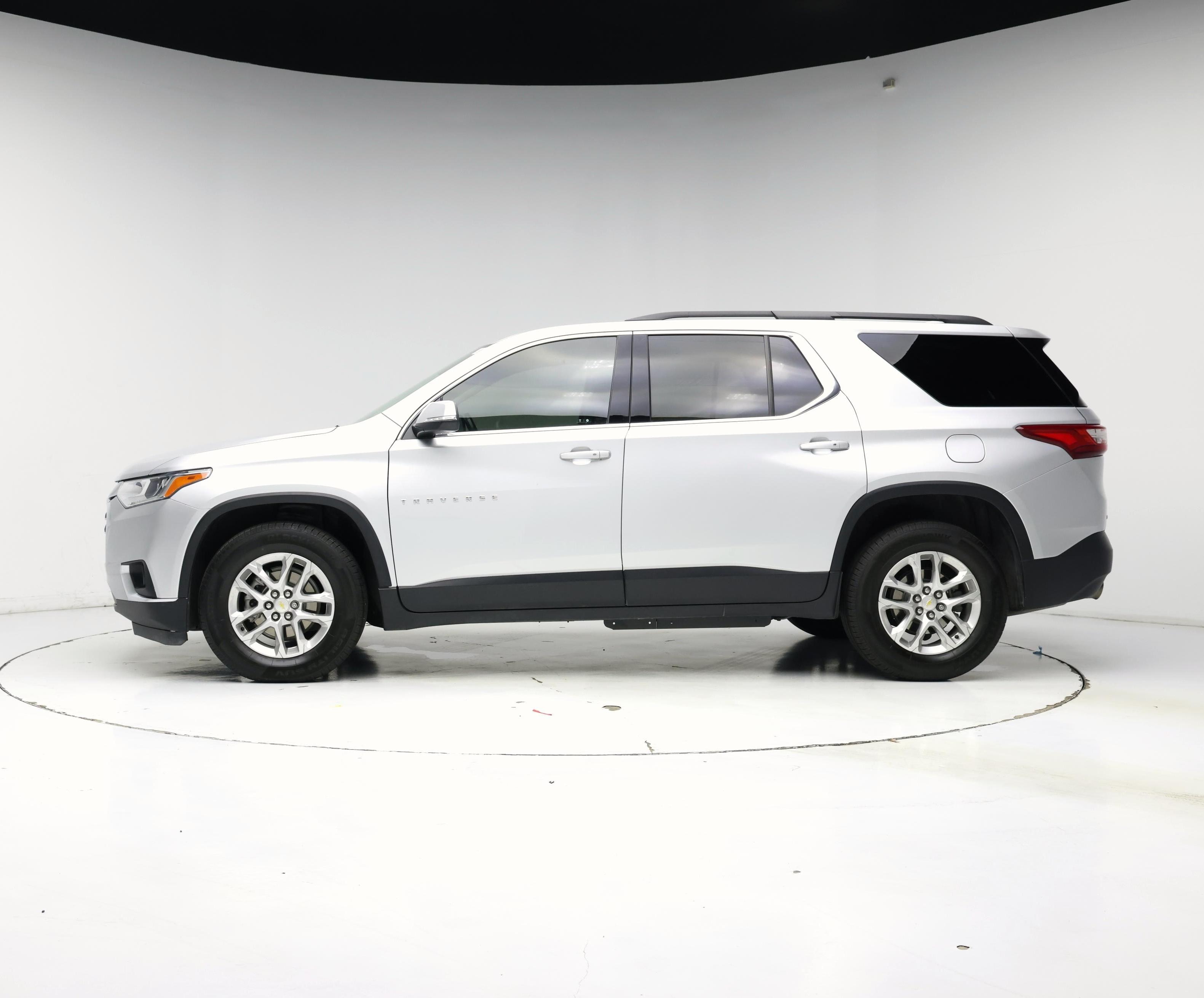 Thumbnail: 2021 Chevrolet Traverse - 3