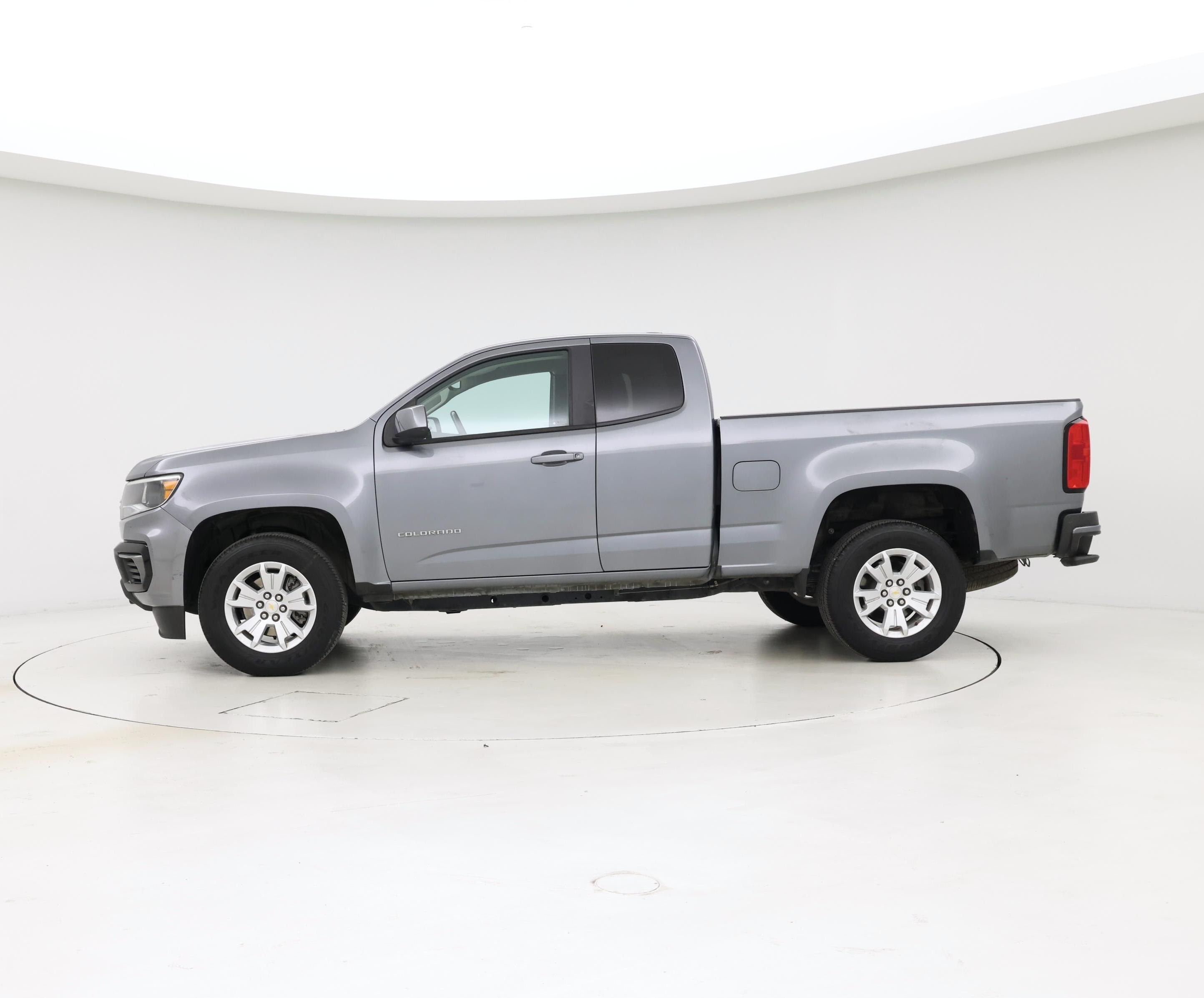 Thumbnail: 2022 Chevrolet Colorado - 3