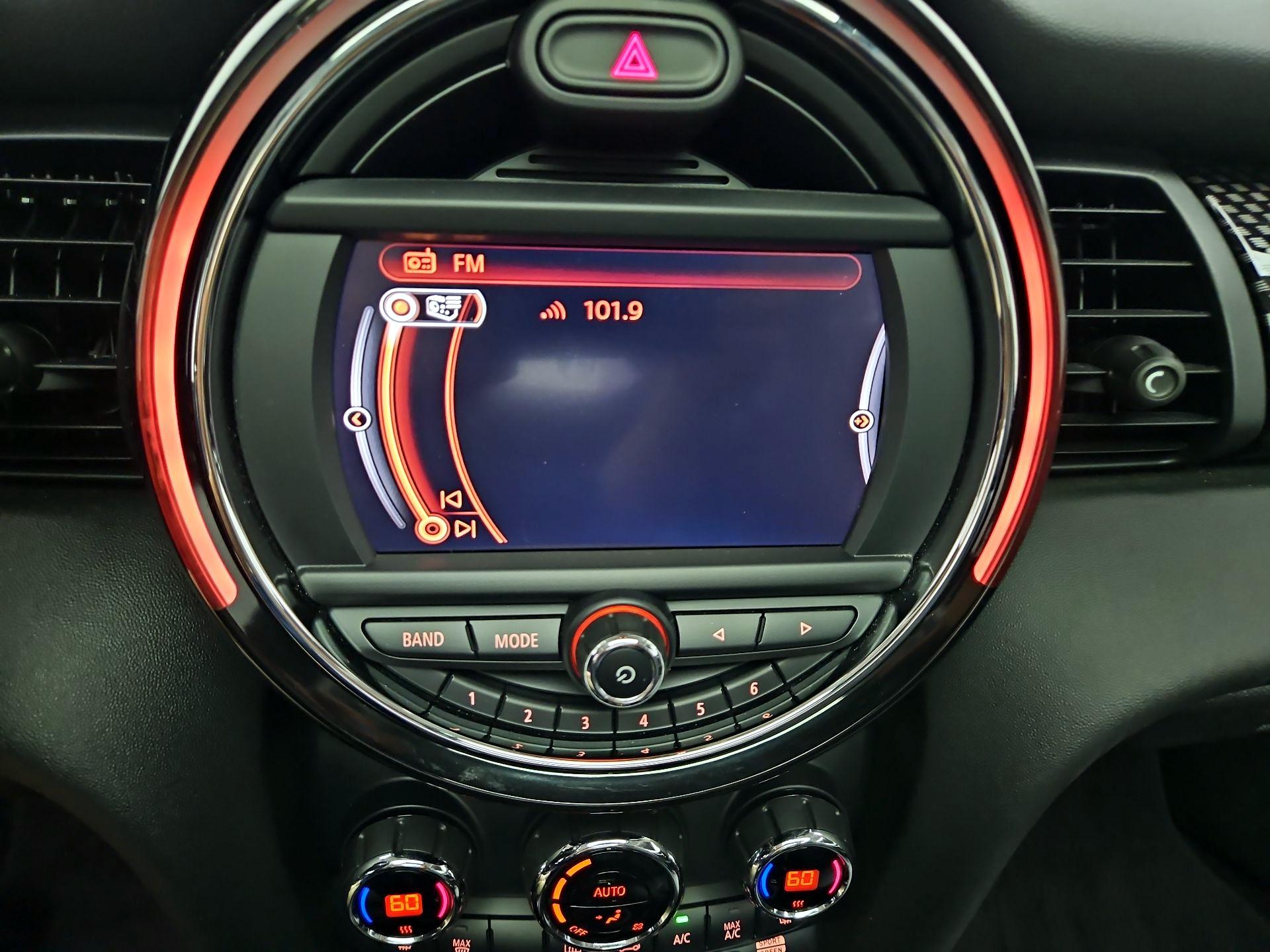 Thumbnail: 2018 MINI Cooper Hardtop - 15
