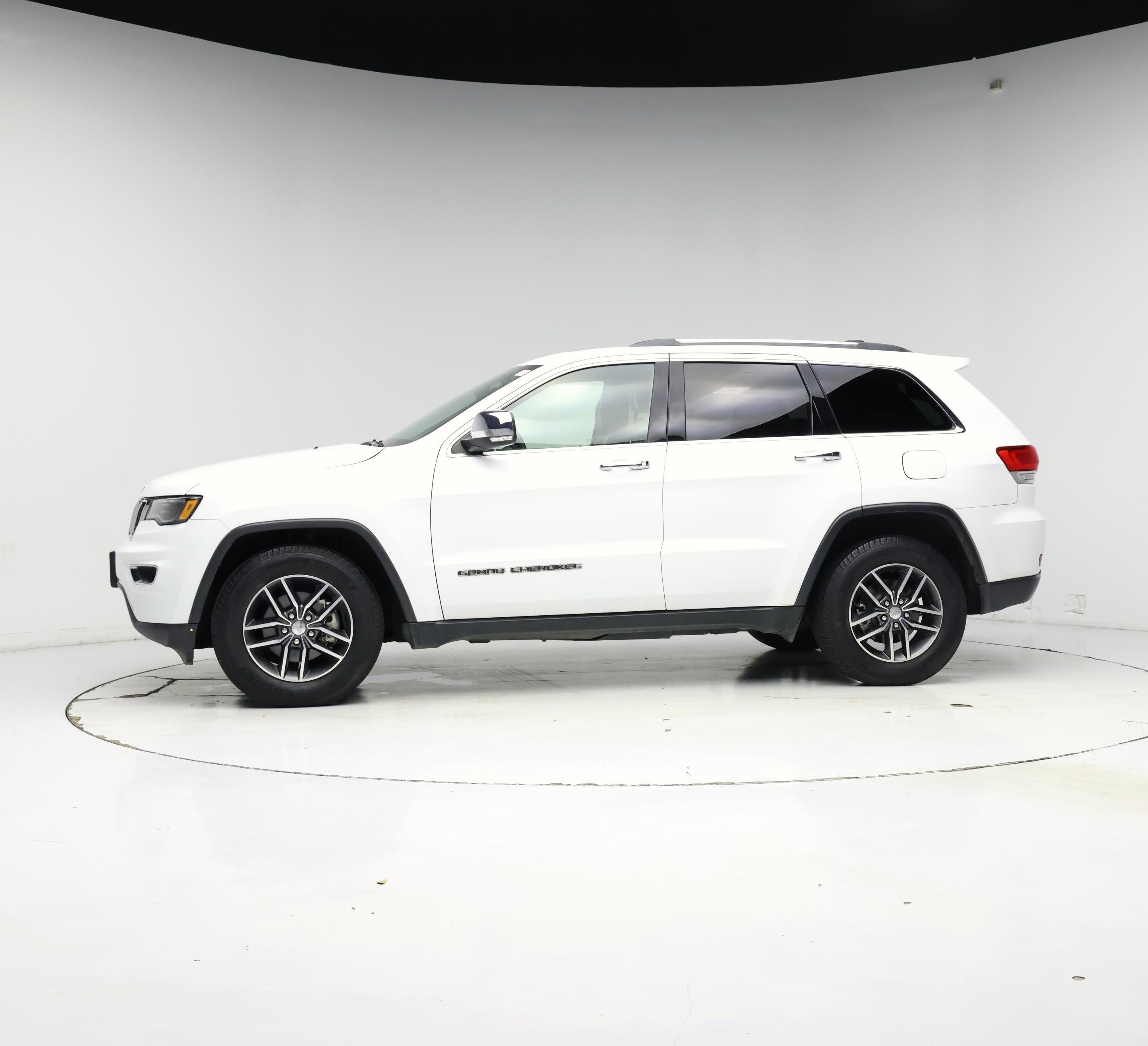 Thumbnail: 2018 Jeep Grand Cherokee - 3
