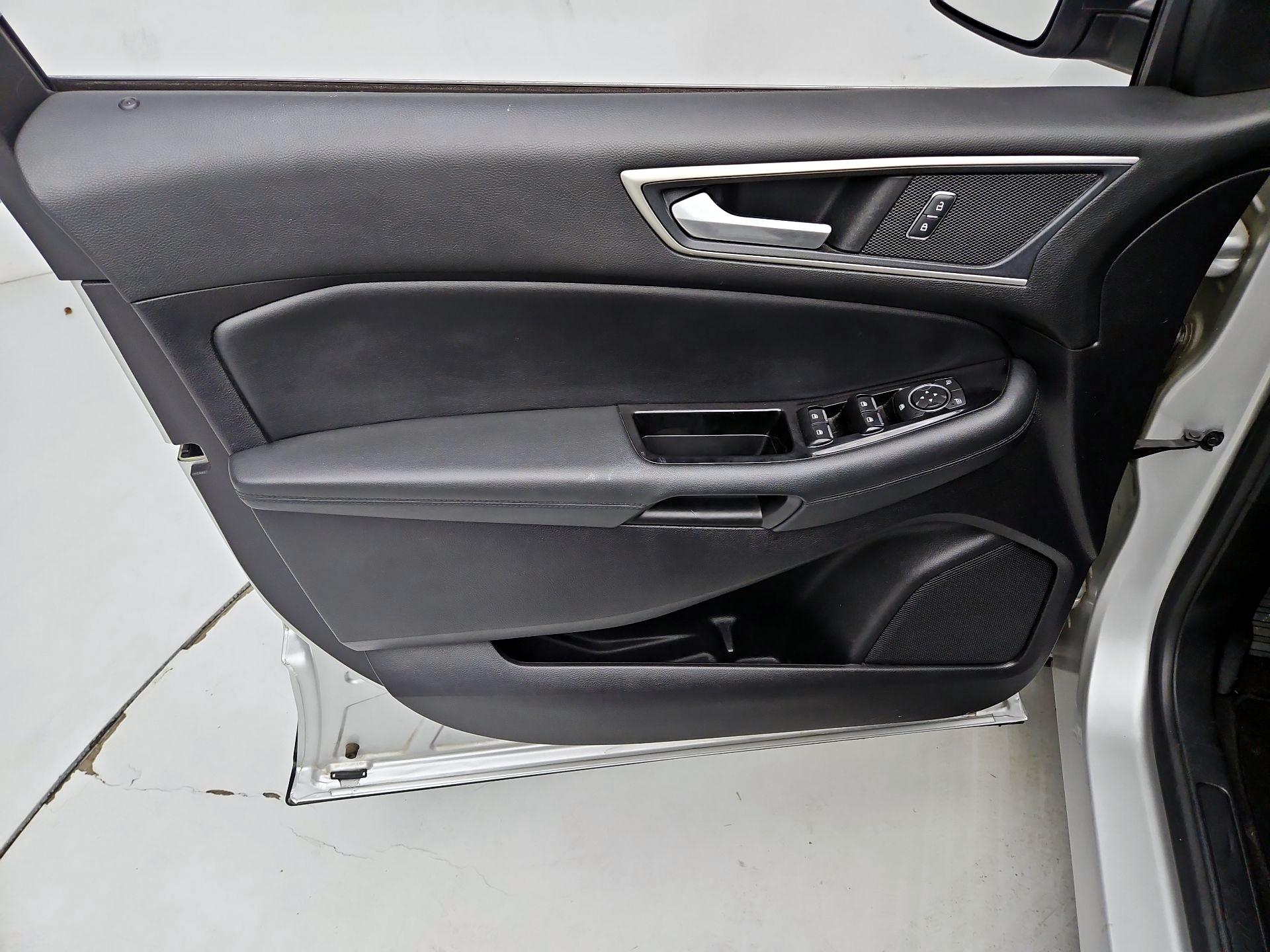 Thumbnail: 2019 Ford Edge - 12