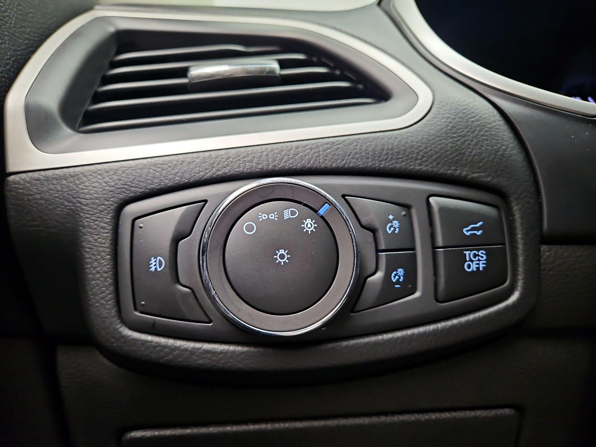 Thumbnail: 2019 Ford Edge - 13