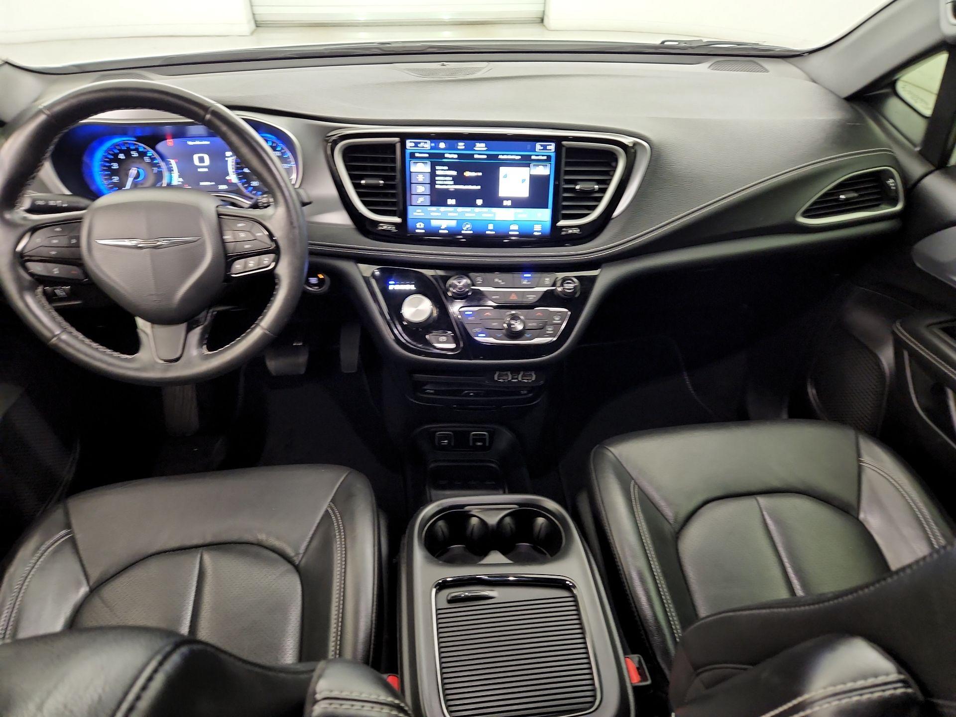 Thumbnail: 2021 Chrysler Pacifica - 9