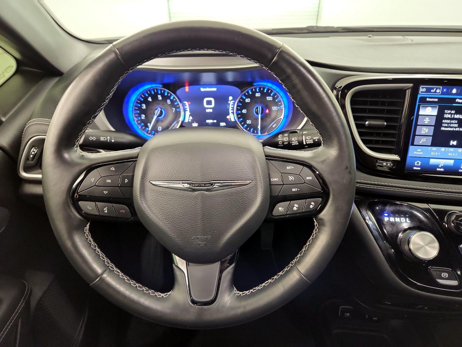 Thumbnail: 2021 Chrysler Pacifica - 10