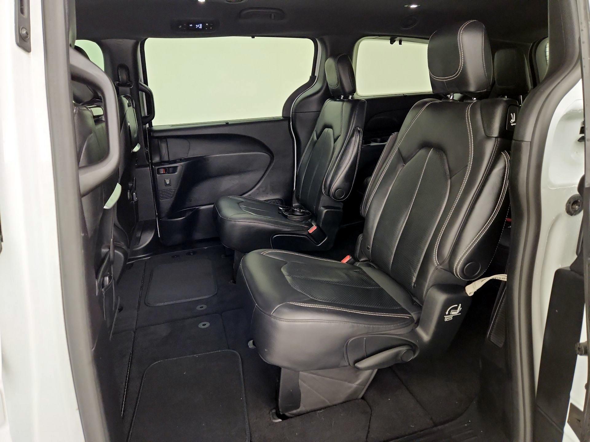 Thumbnail: 2021 Chrysler Pacifica - 19