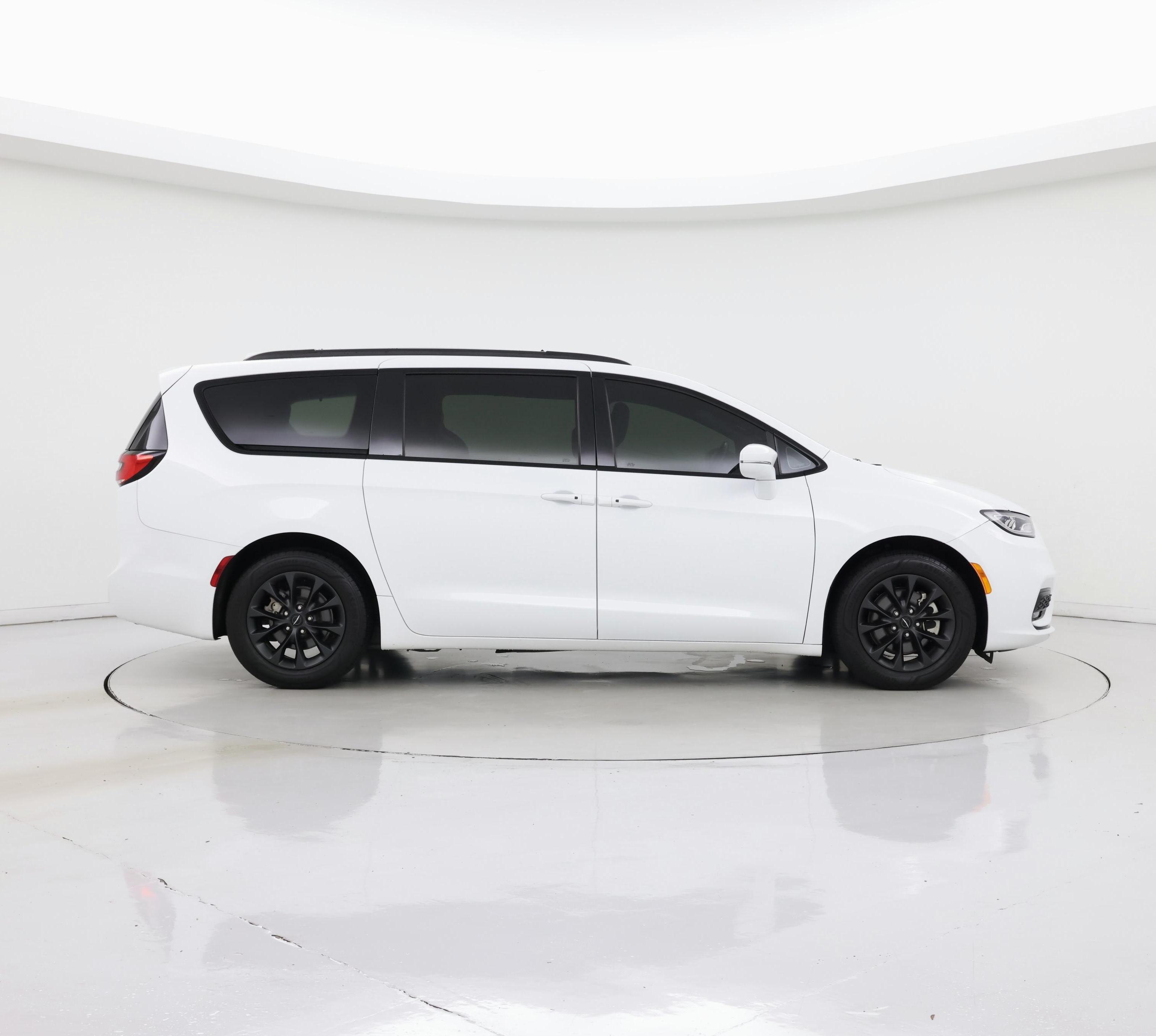 Thumbnail: 2021 Chrysler Pacifica - 7