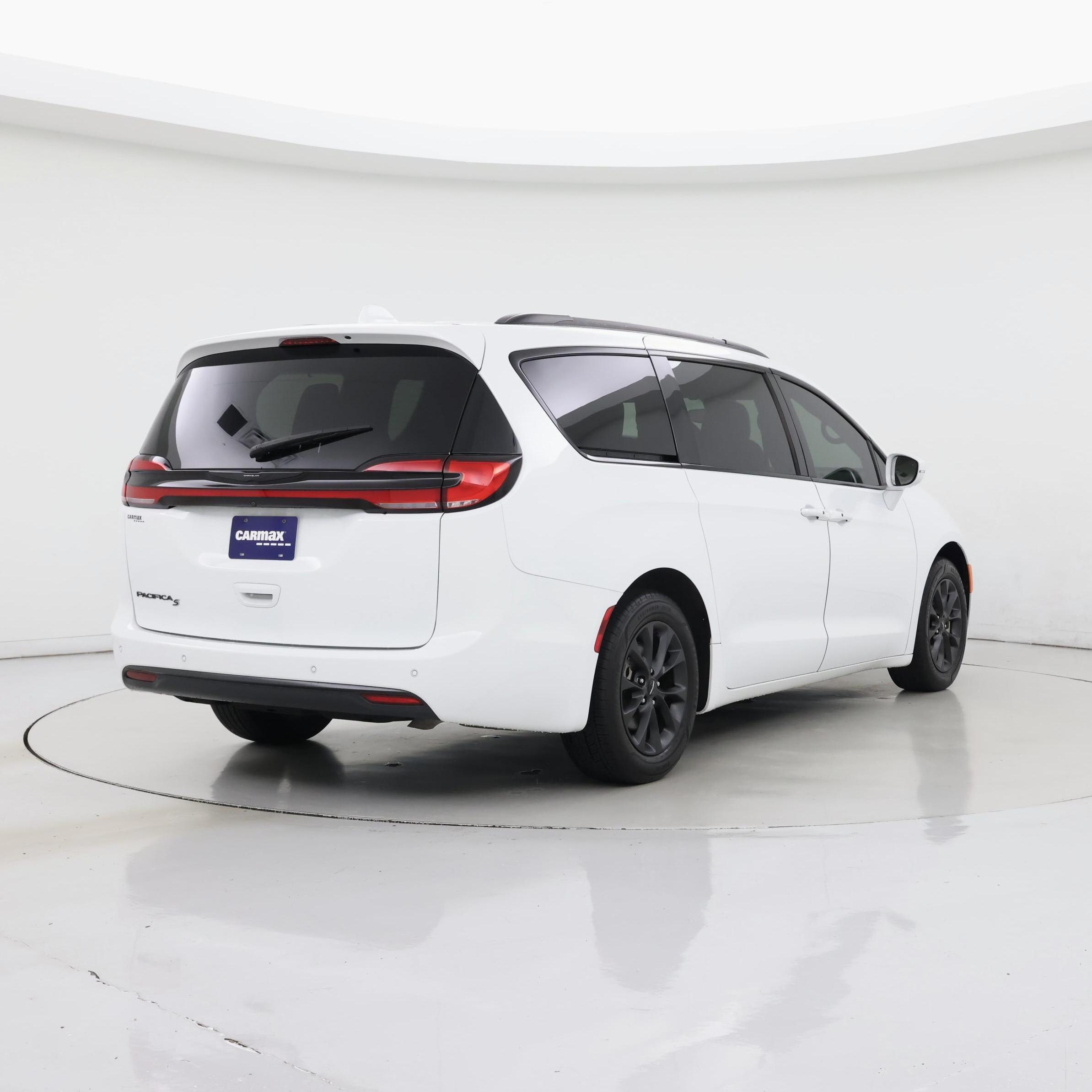 Thumbnail: 2021 Chrysler Pacifica - 8