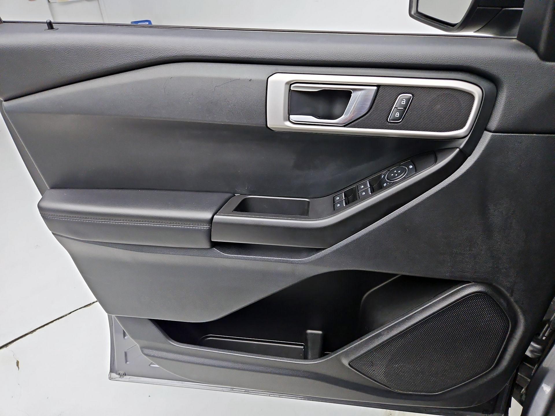 Thumbnail: 2021 Ford Explorer - 12