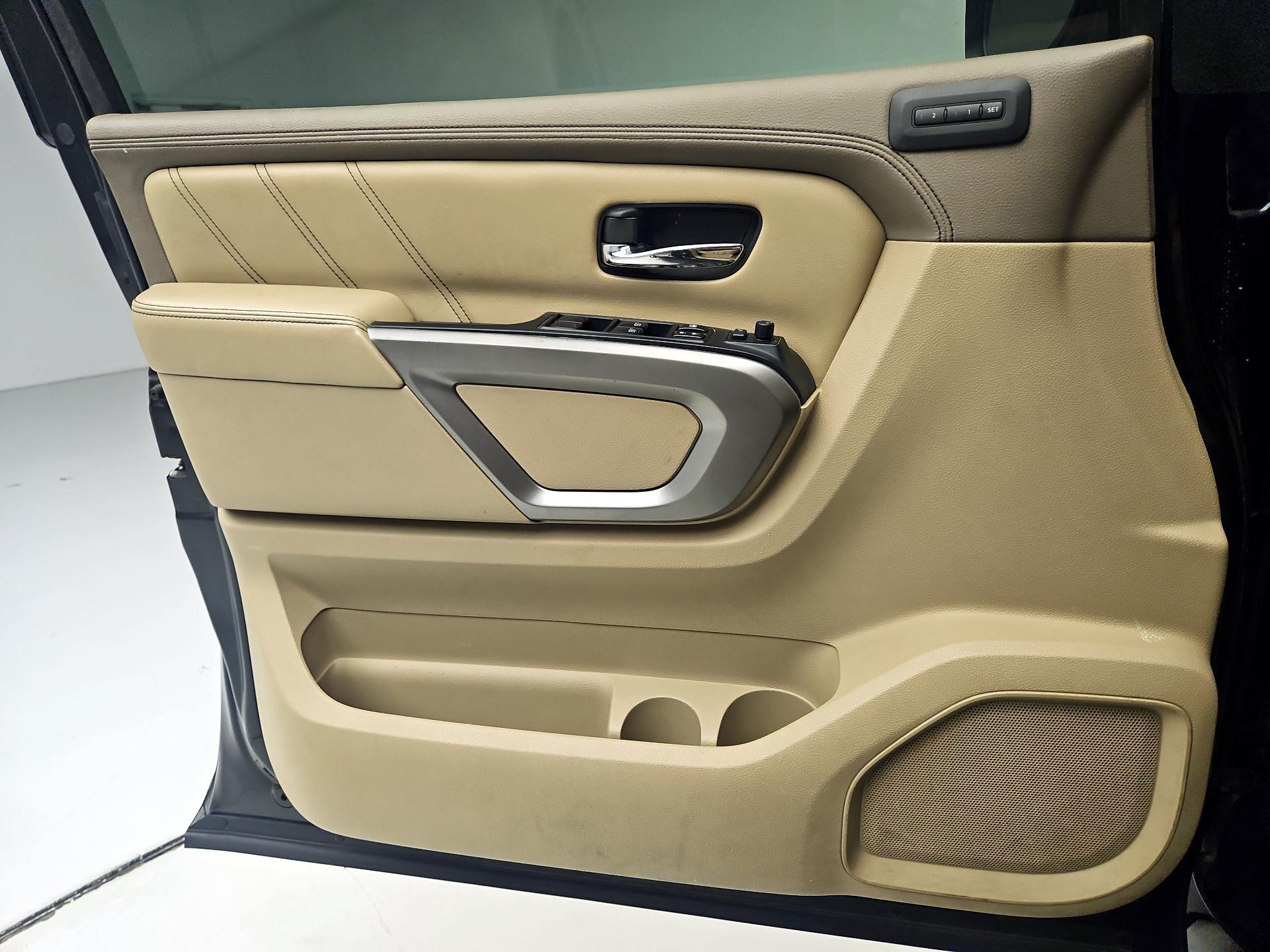 Thumbnail: 2015 Nissan Armada - 10