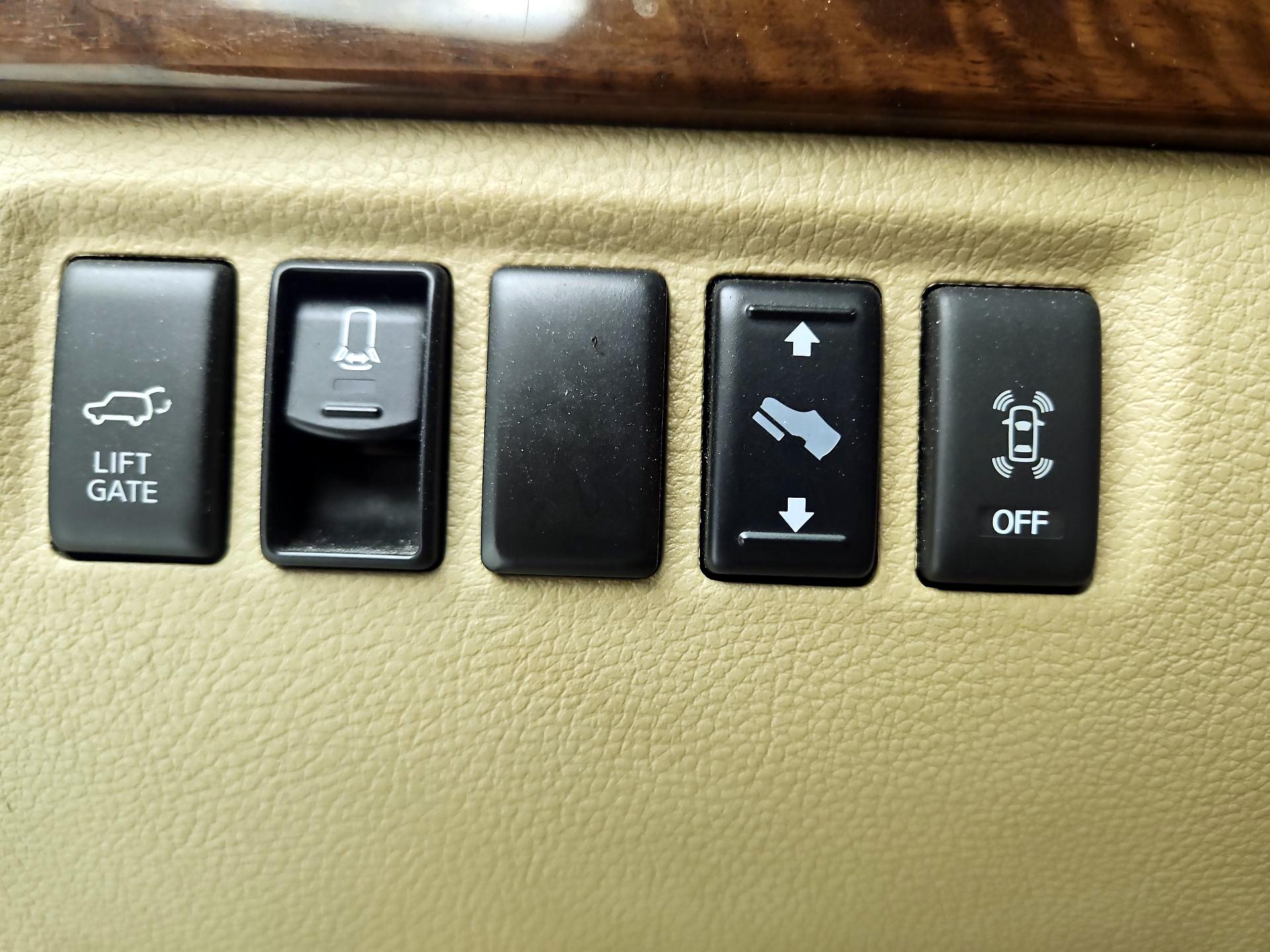 Thumbnail: 2015 Nissan Armada - 11