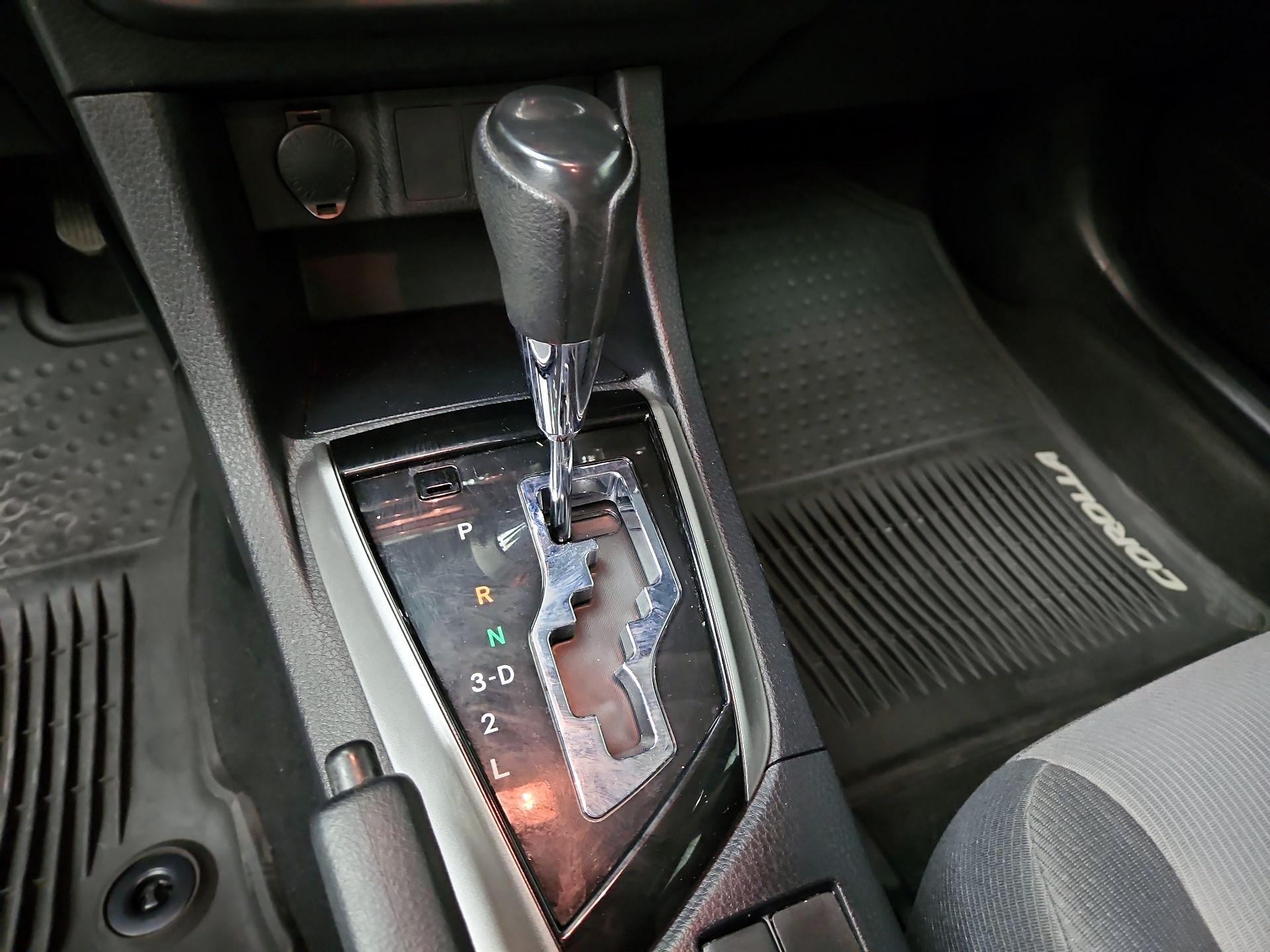 Thumbnail: 2014 Toyota Corolla - 16