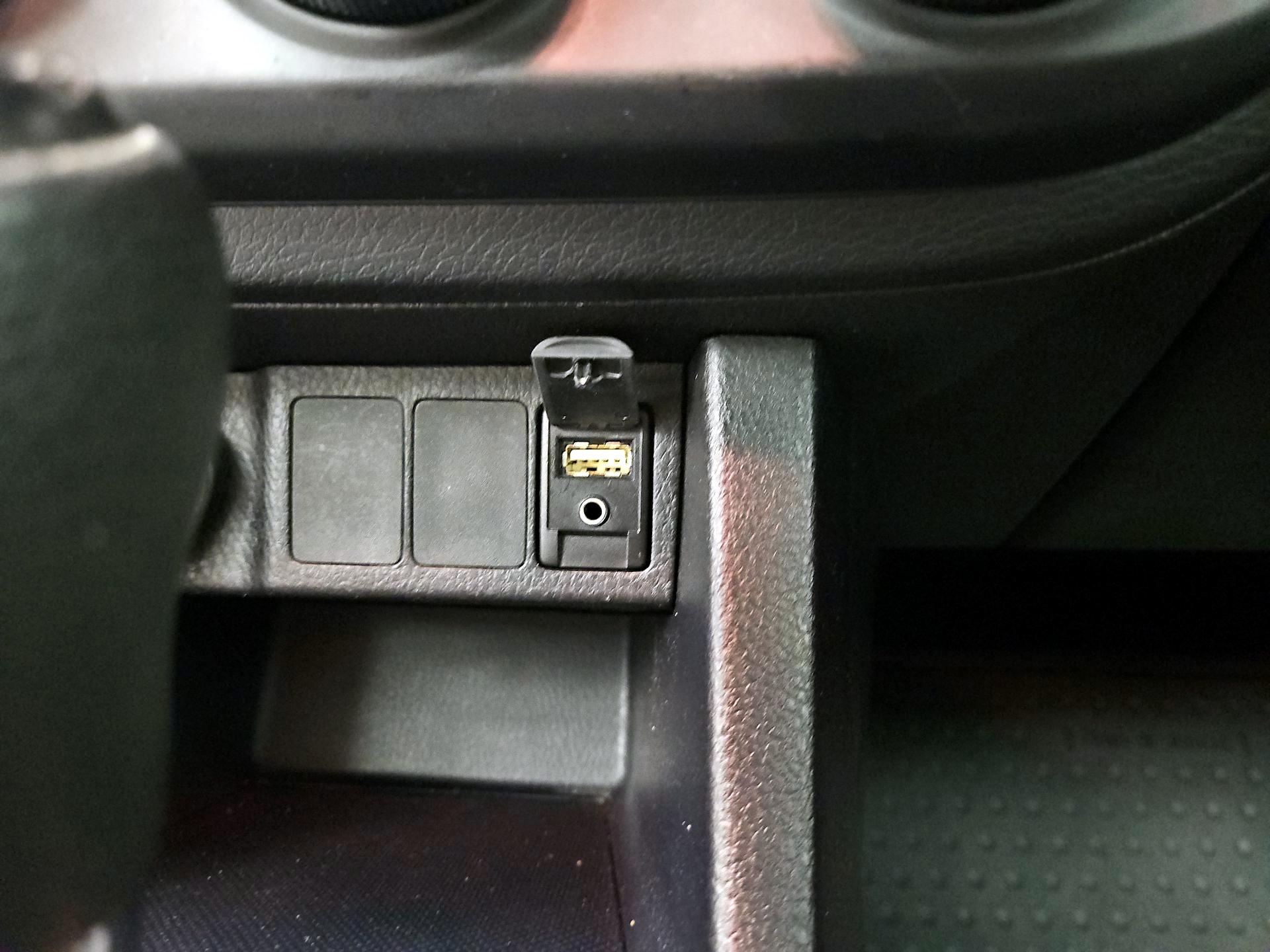 Thumbnail: 2014 Toyota Corolla - 17