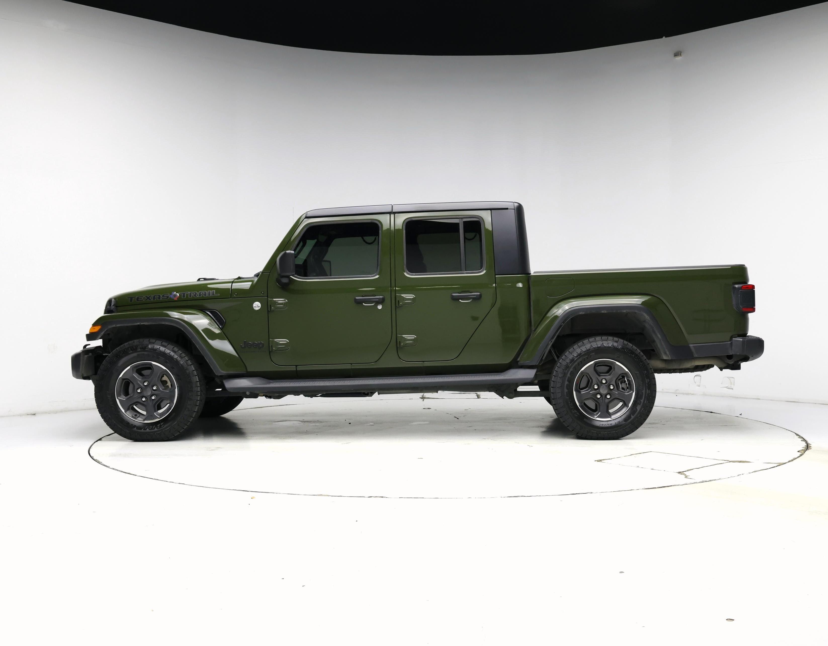 Thumbnail: 2021 Jeep Gladiator - 3