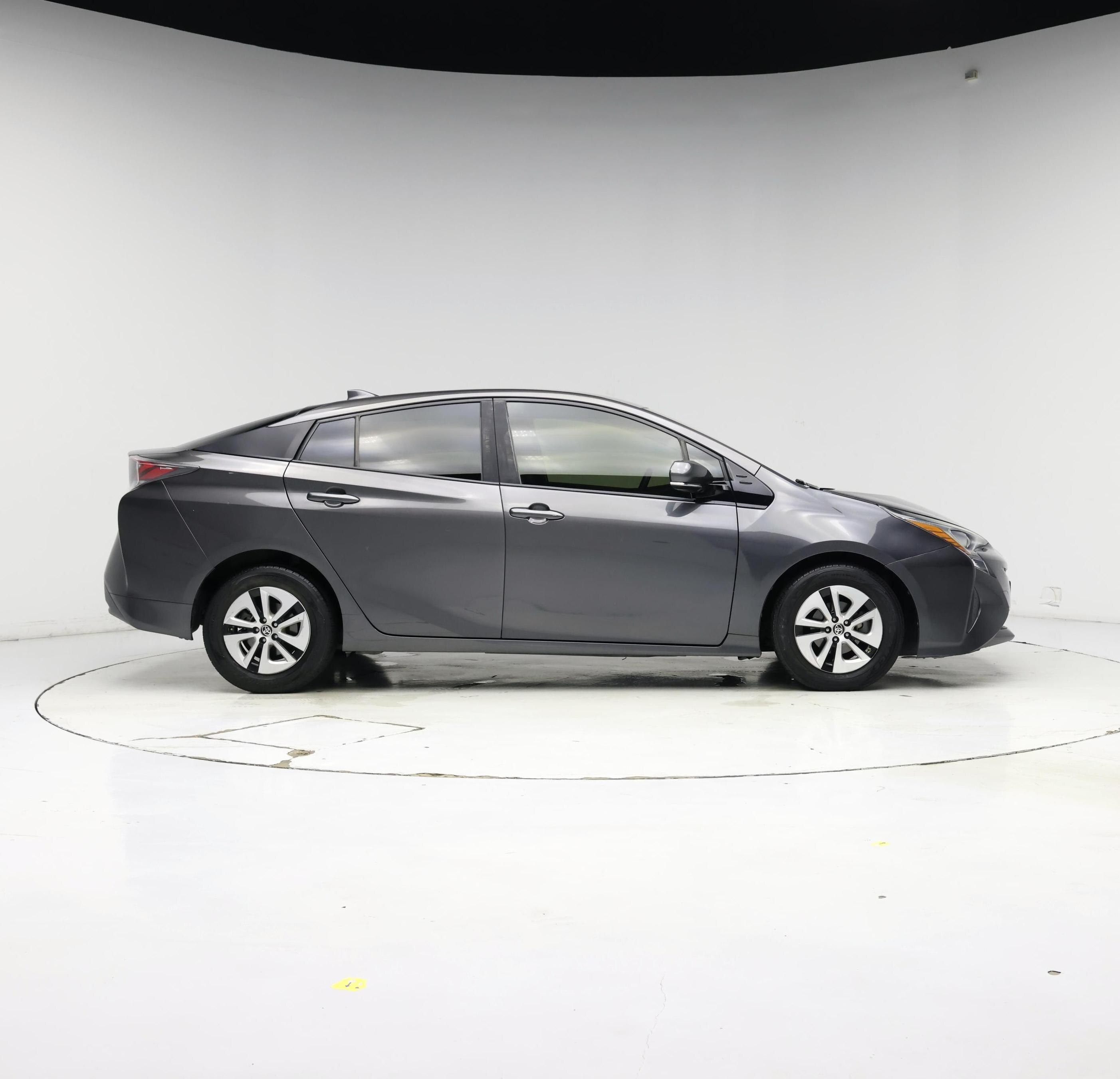 Thumbnail: 2016 Toyota Prius - 7