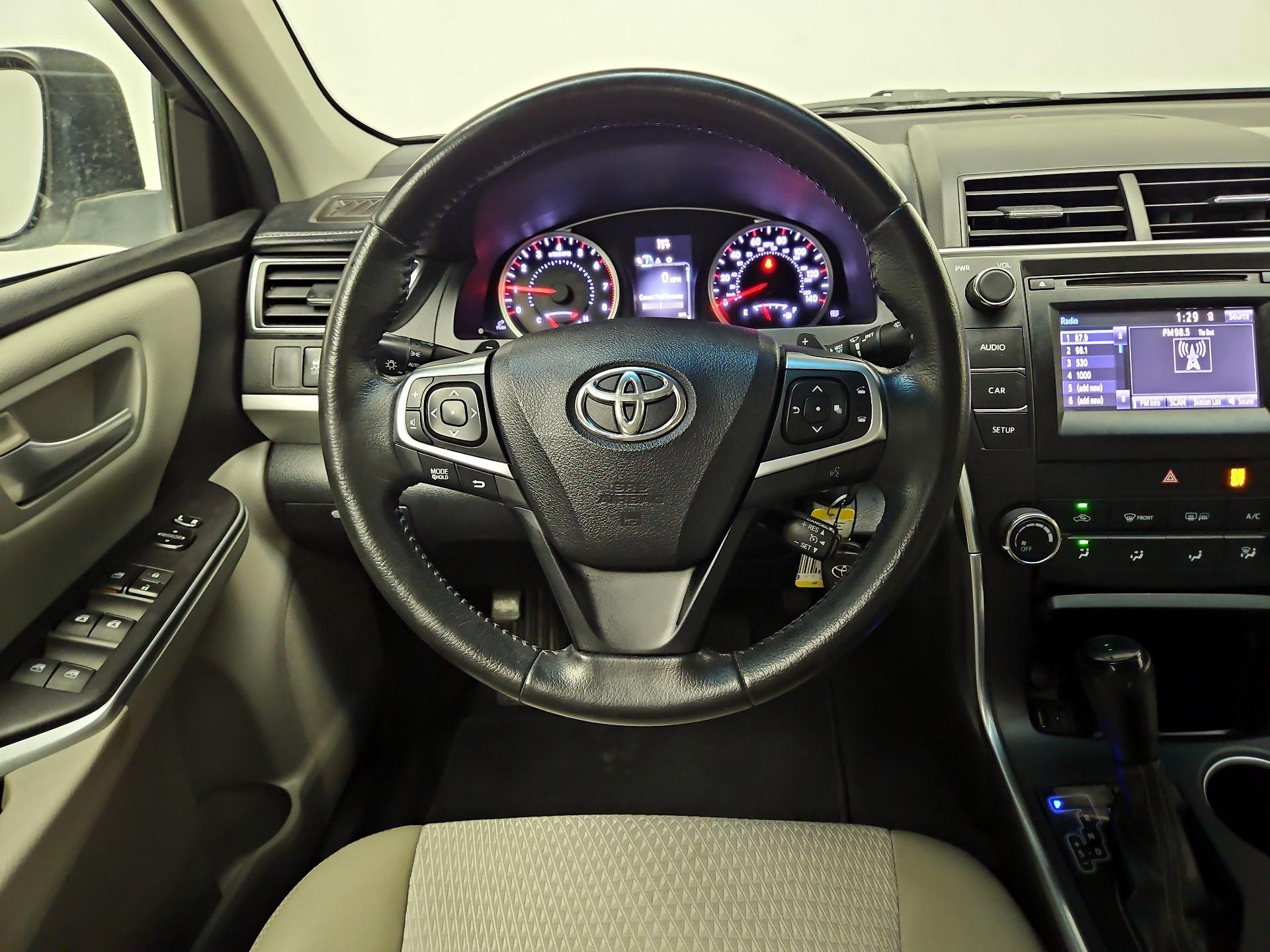 Thumbnail: 2015 Toyota Camry - 10