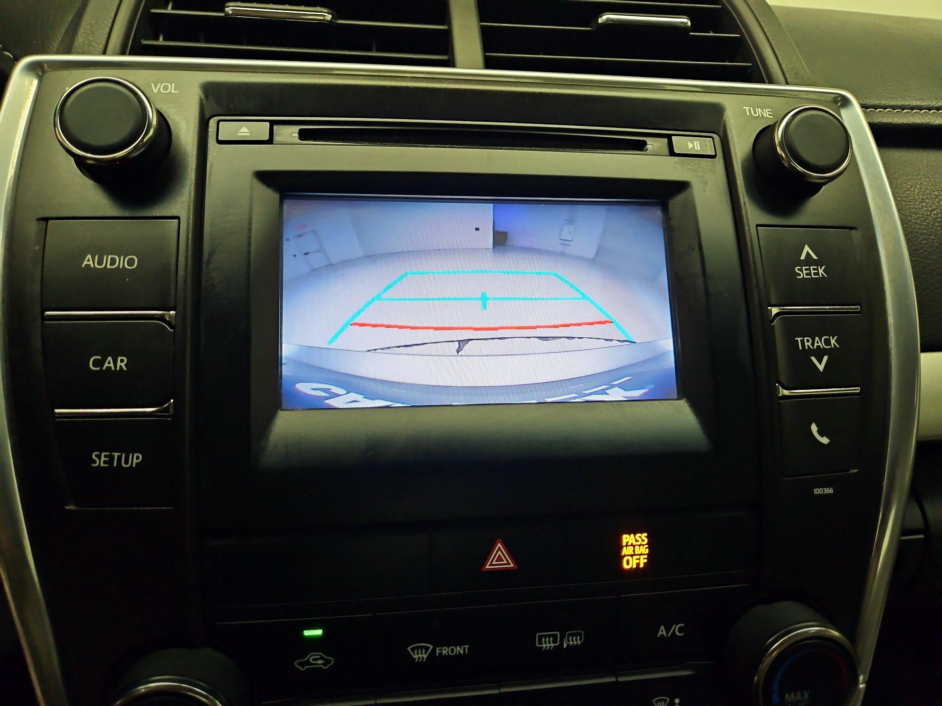 Thumbnail: 2015 Toyota Camry - 14