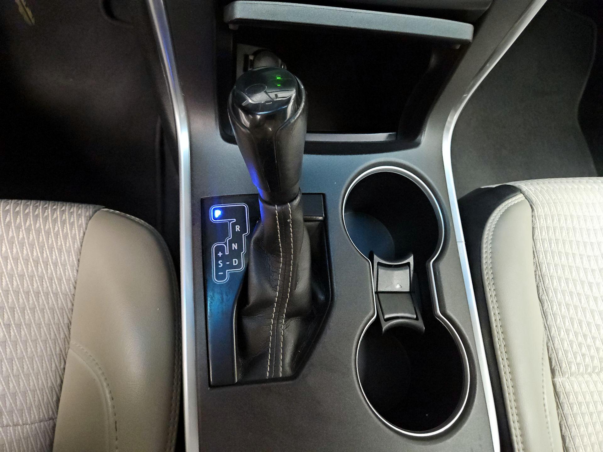 Thumbnail: 2015 Toyota Camry - 17