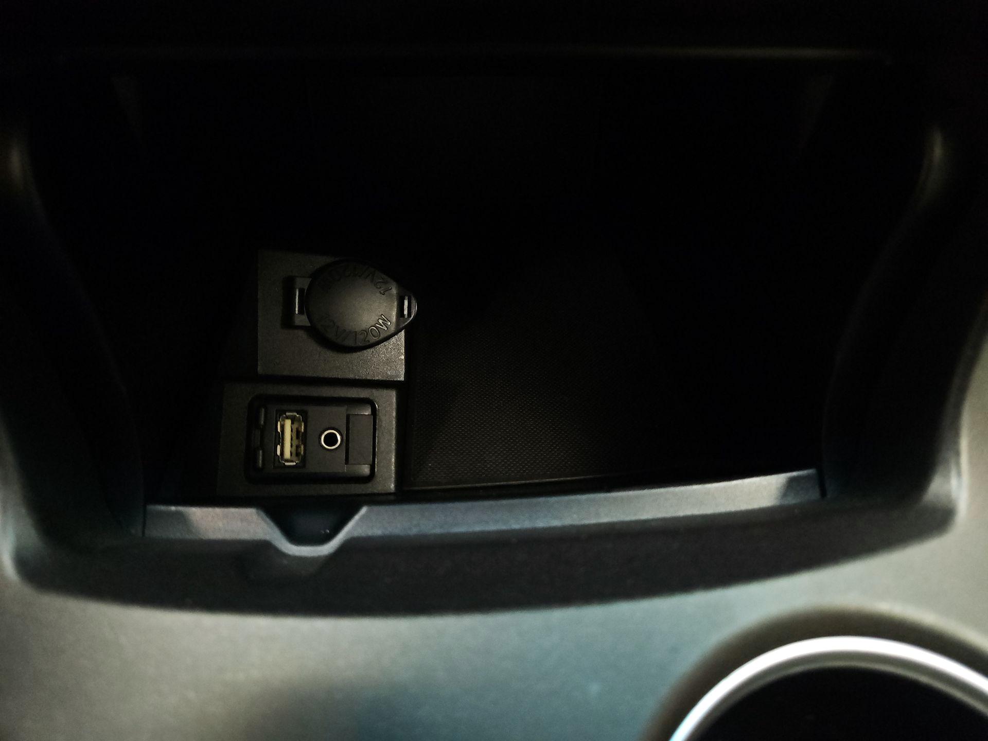 Thumbnail: 2015 Toyota Camry - 18