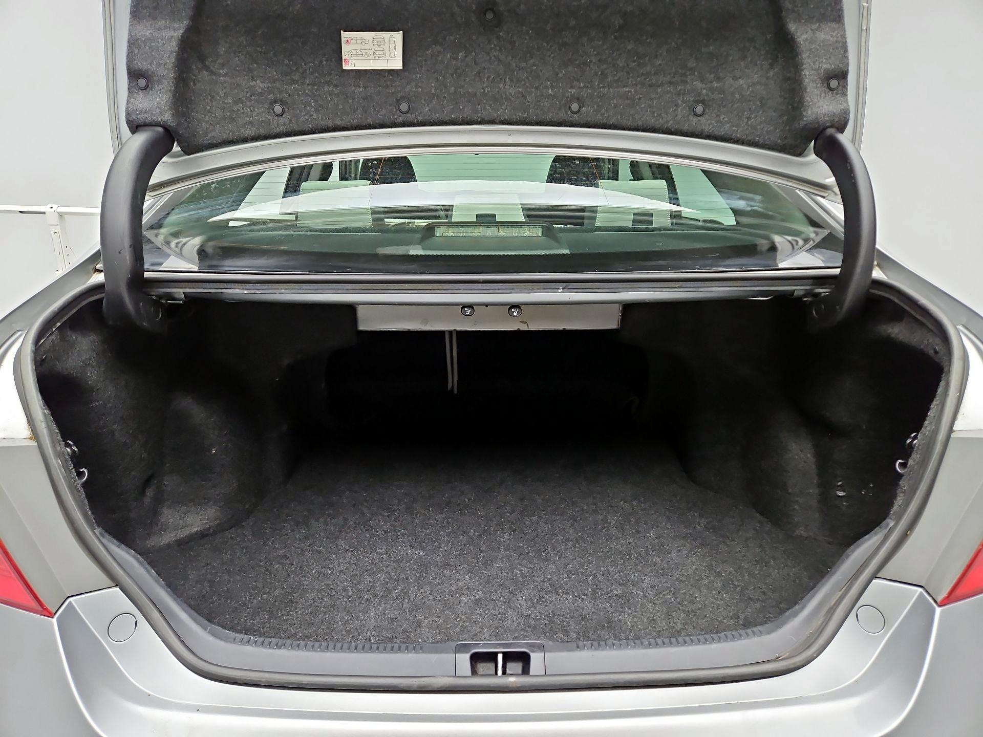 Thumbnail: 2015 Toyota Camry - 20