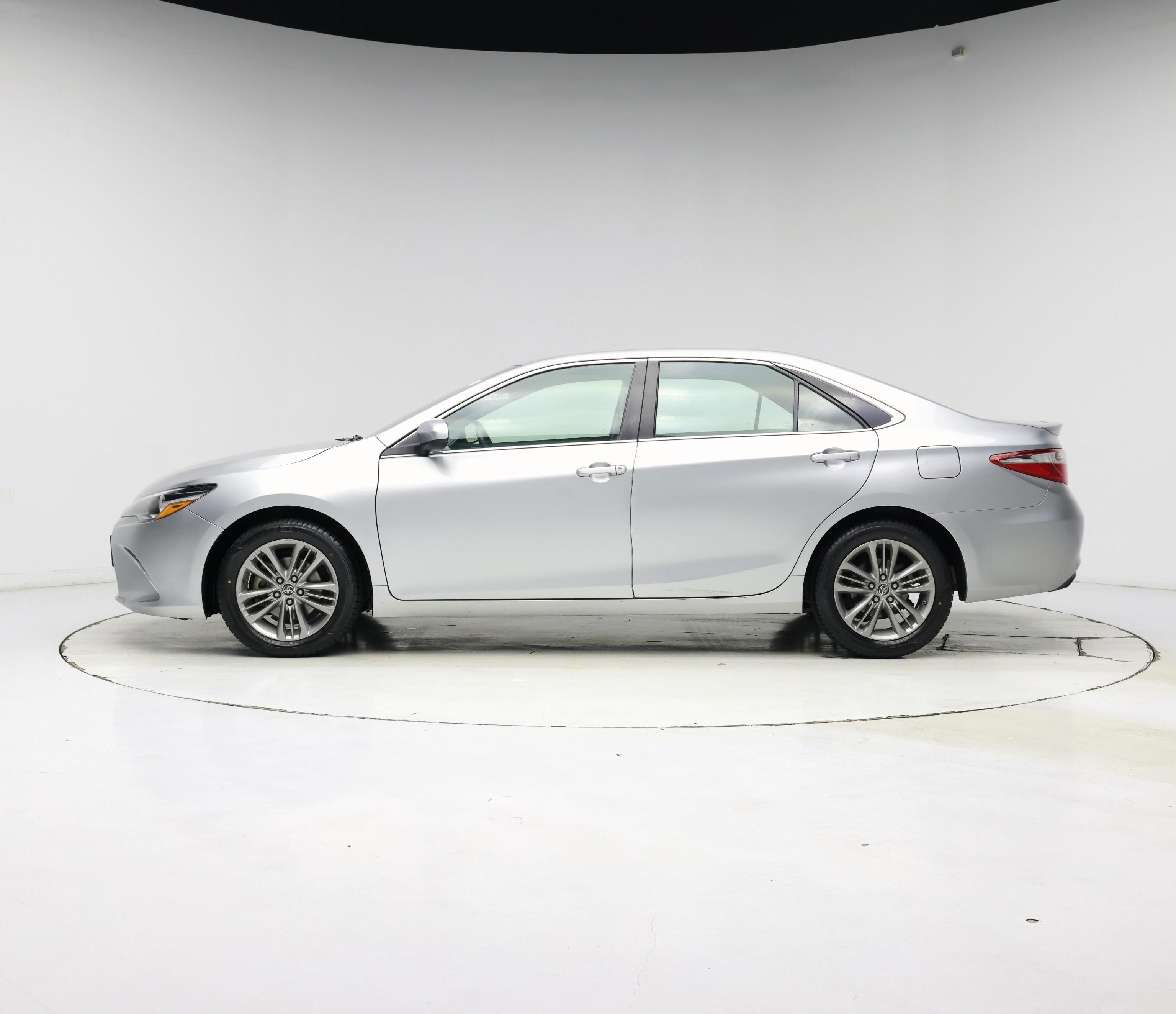 Thumbnail: 2015 Toyota Camry - 3