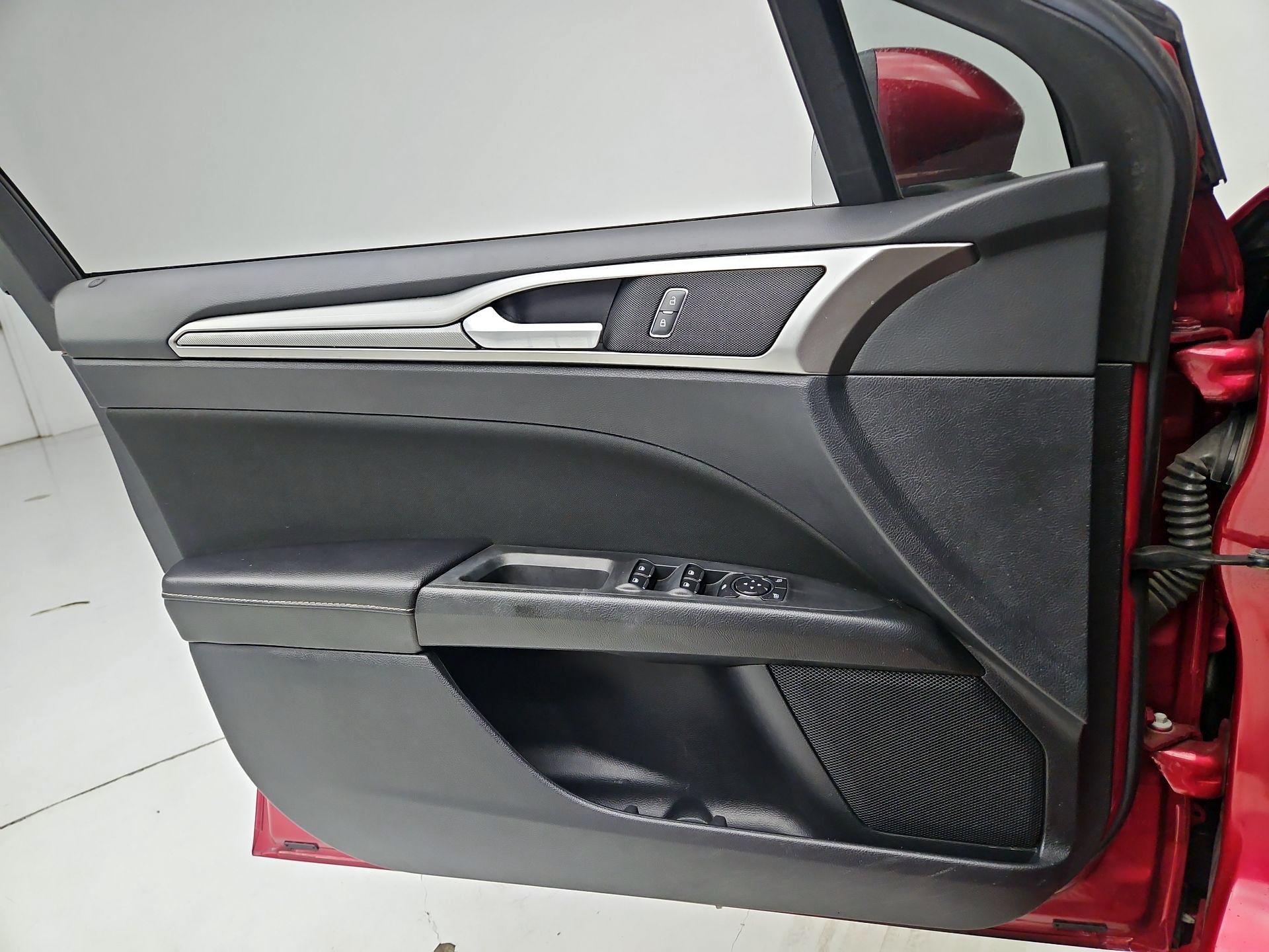 Thumbnail: 2020 Ford Fusion - 12