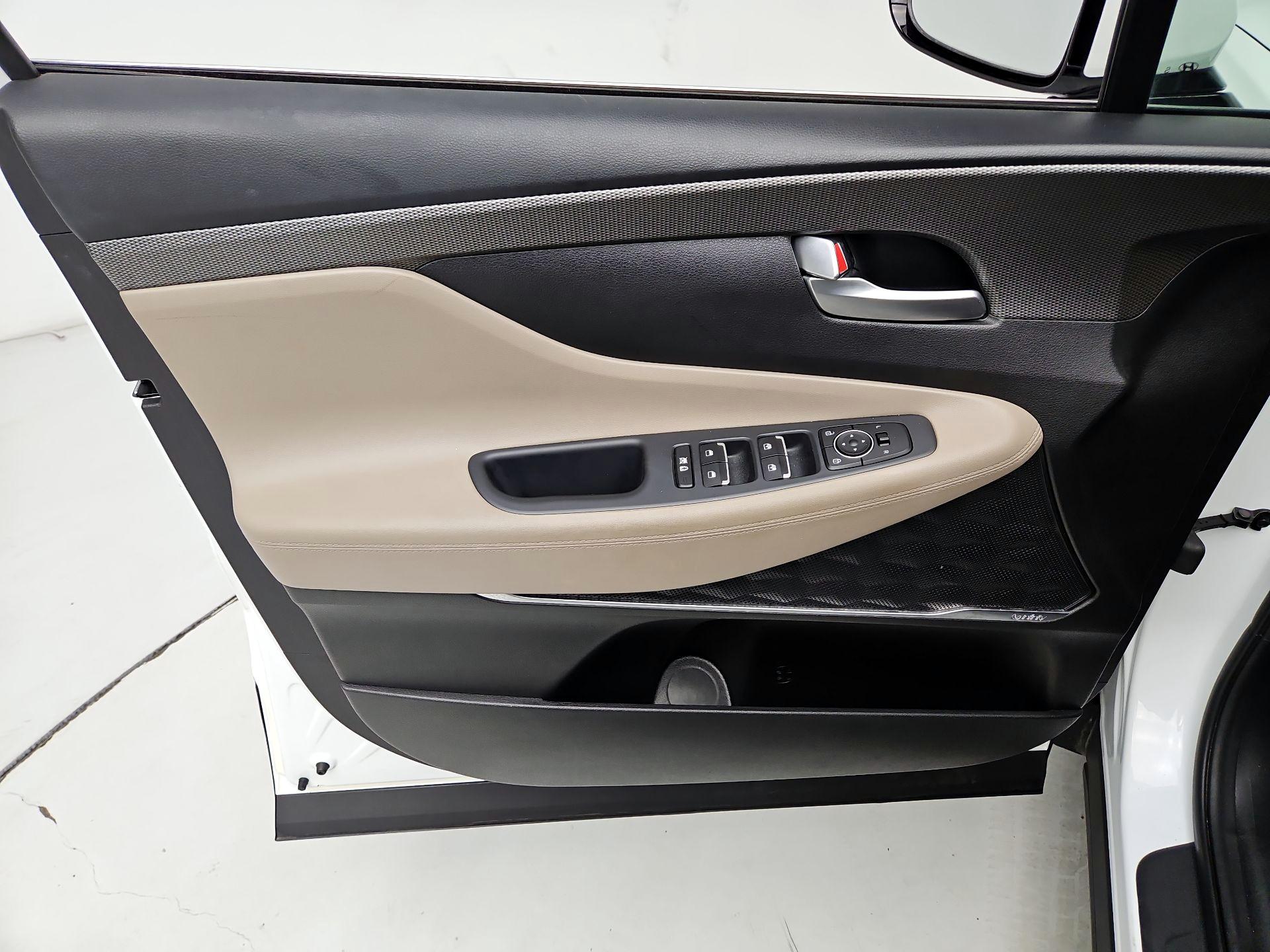 Thumbnail: 2020 Hyundai Santa Fe - 12