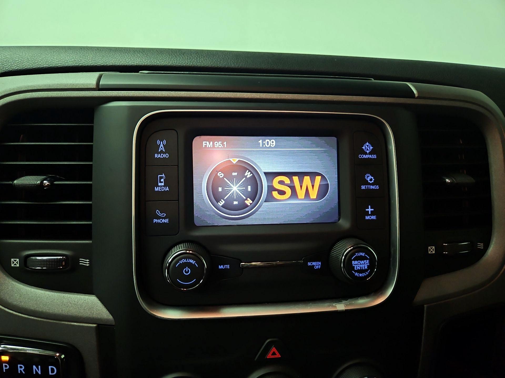 Thumbnail: 2021 RAM 1500 Classic - 14