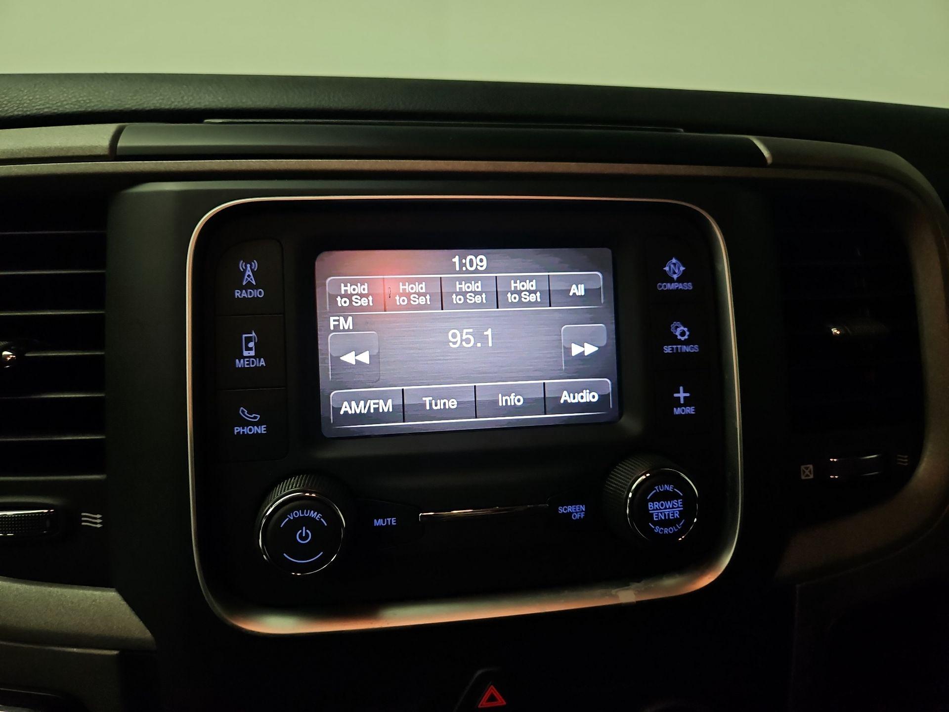 Thumbnail: 2021 RAM 1500 Classic - 16