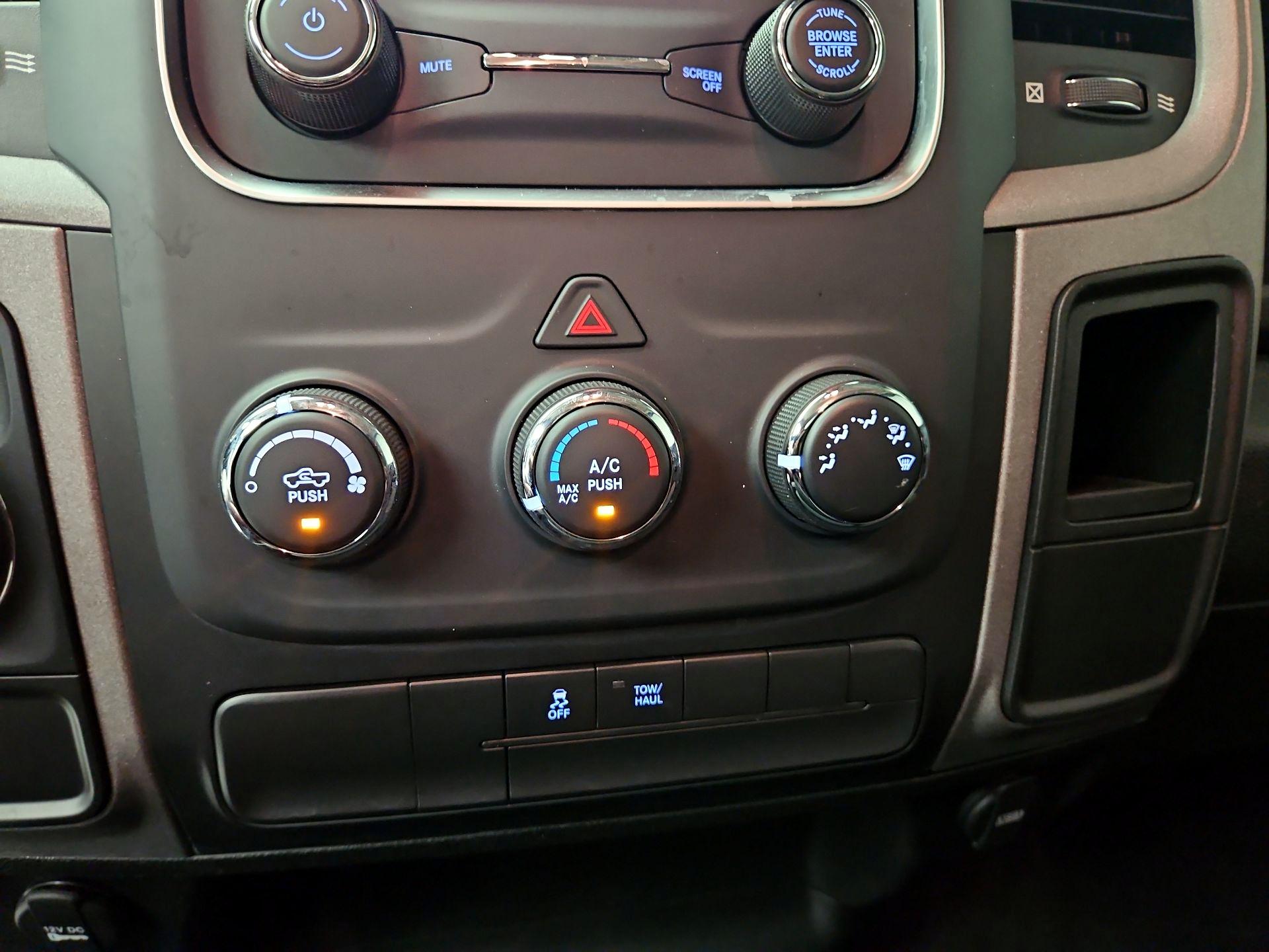 Thumbnail: 2021 RAM 1500 Classic - 17