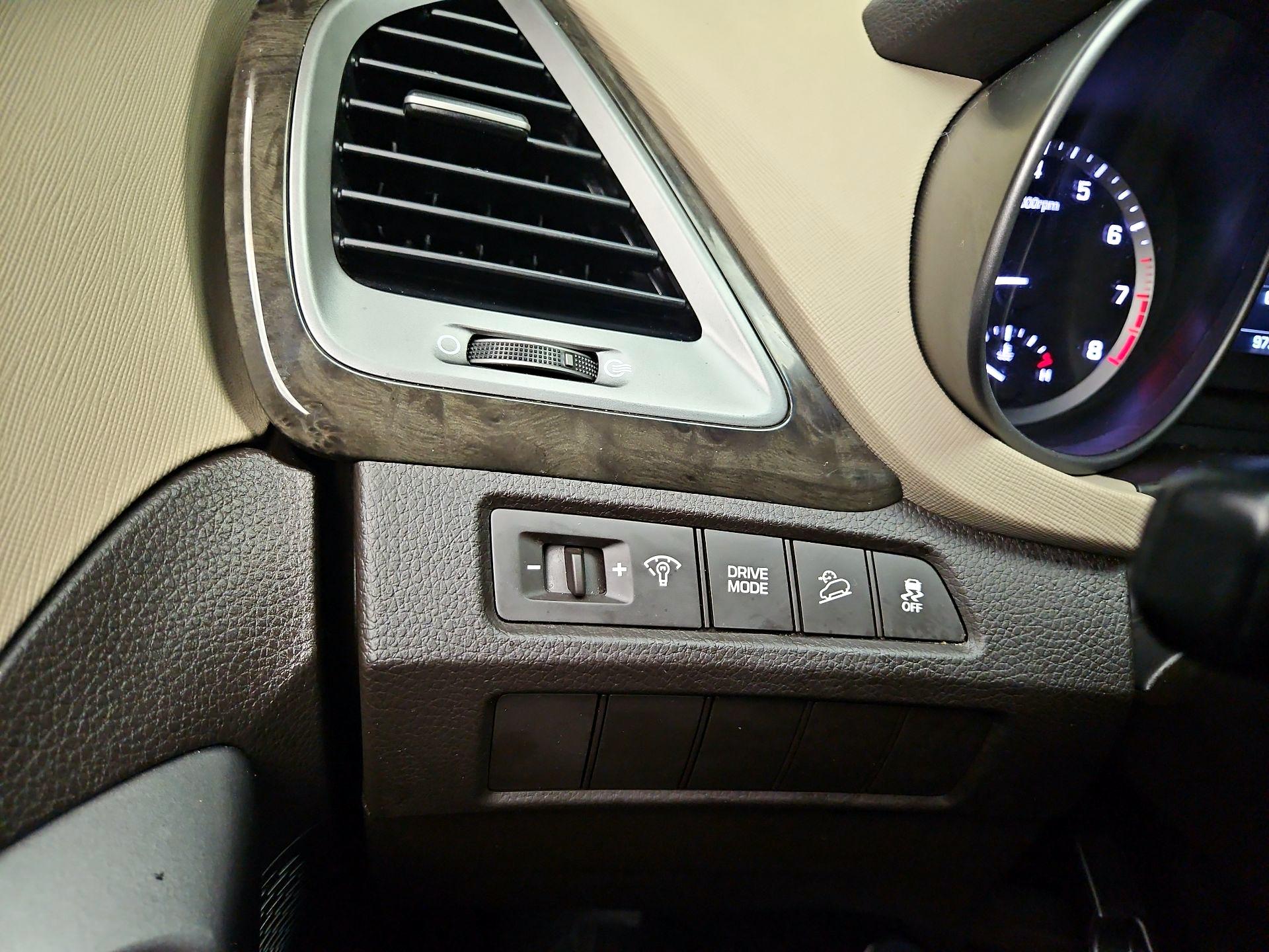 Thumbnail: 2018 Hyundai Santa Fe - 13