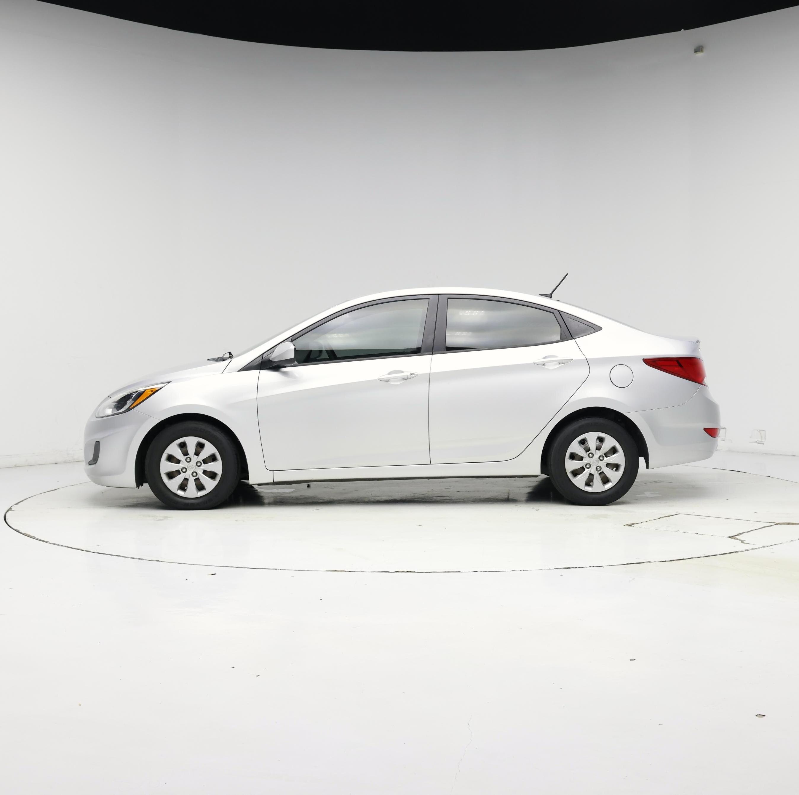 Thumbnail: 2016 Hyundai Accent - 3