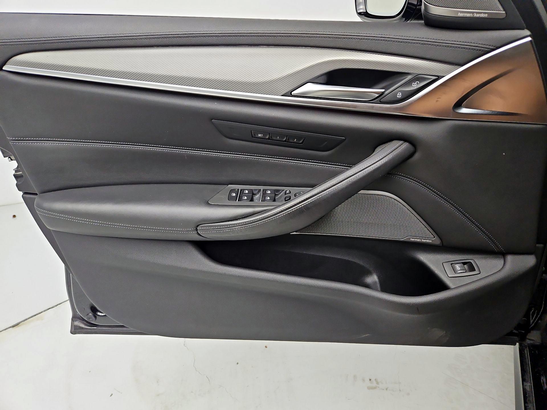 Thumbnail: 2019 BMW M5 - 12