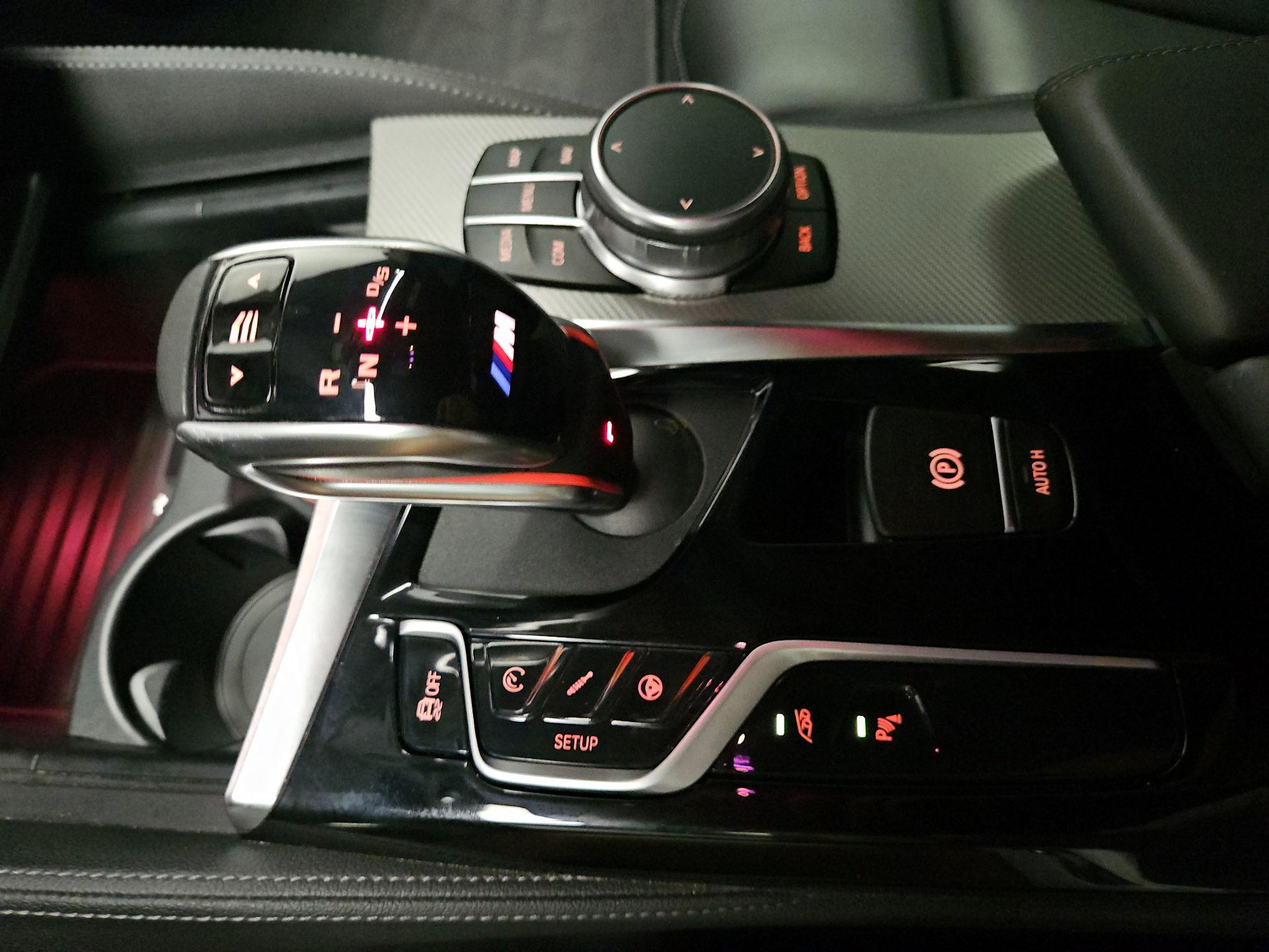 Thumbnail: 2019 BMW M5 - 18