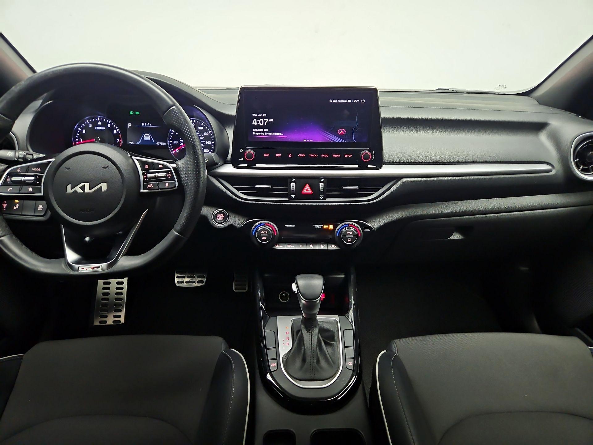Thumbnail: 2023 Kia Forte - 9