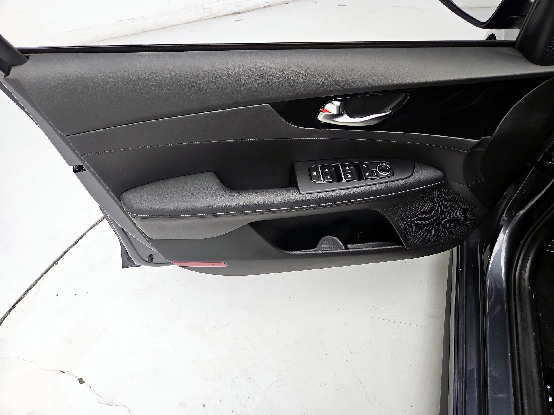 Thumbnail: 2023 Kia Forte - 12