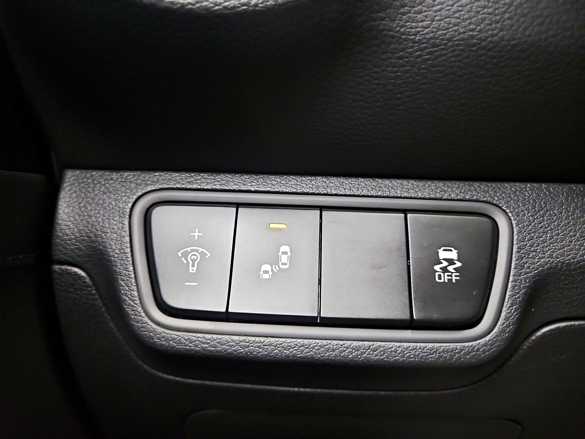Thumbnail: 2023 Kia Forte - 13