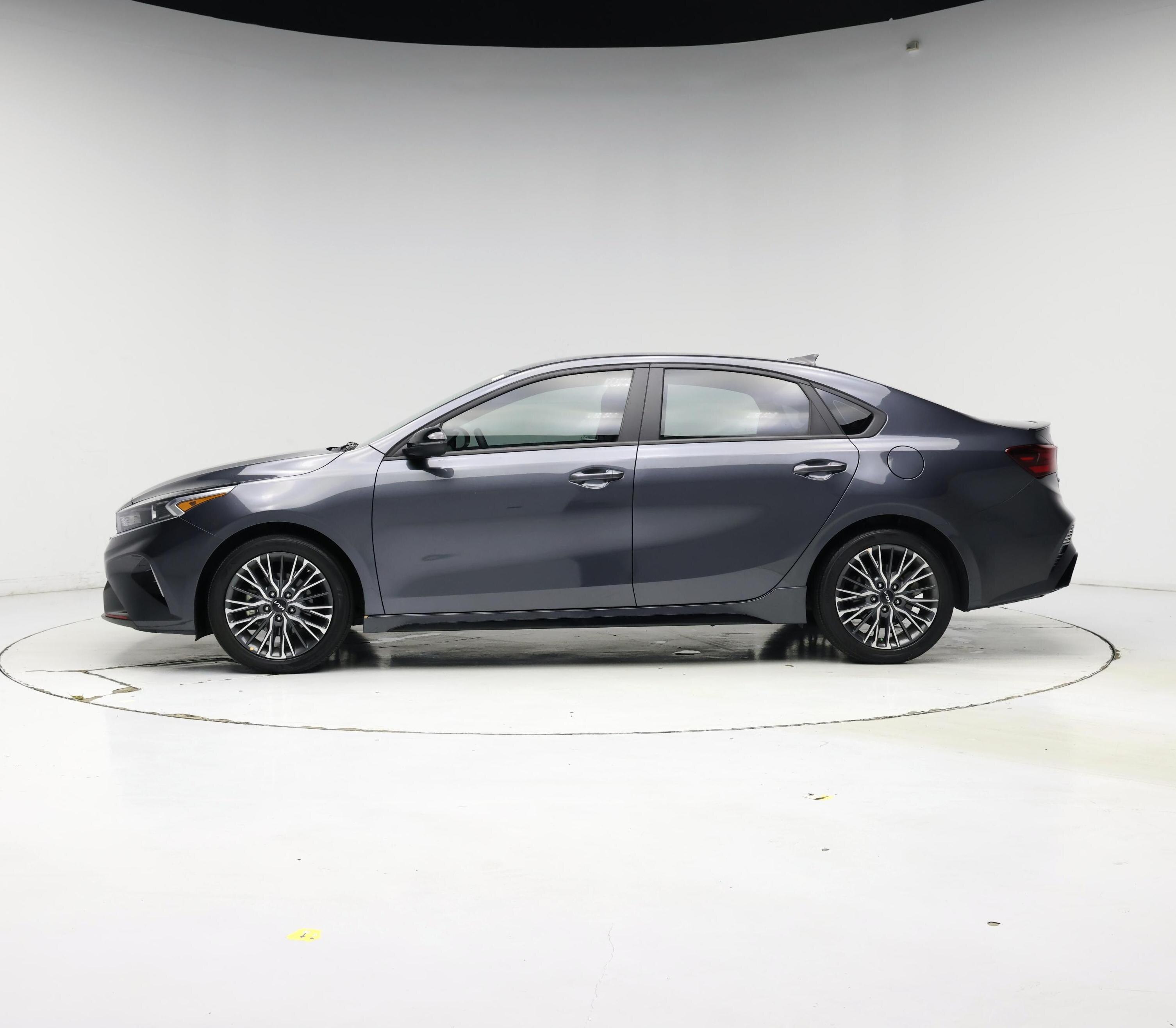Thumbnail: 2023 Kia Forte - 3