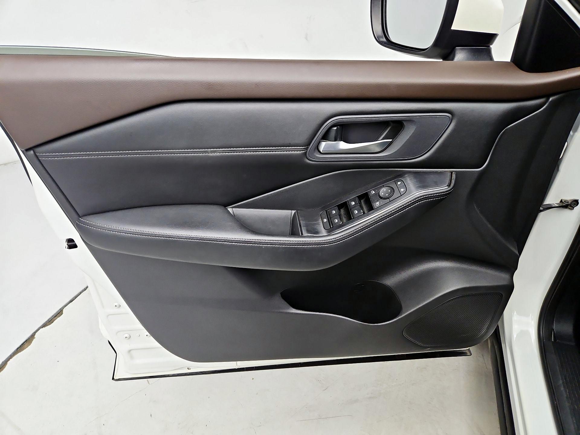 Thumbnail: 2023 Nissan Rogue - 12