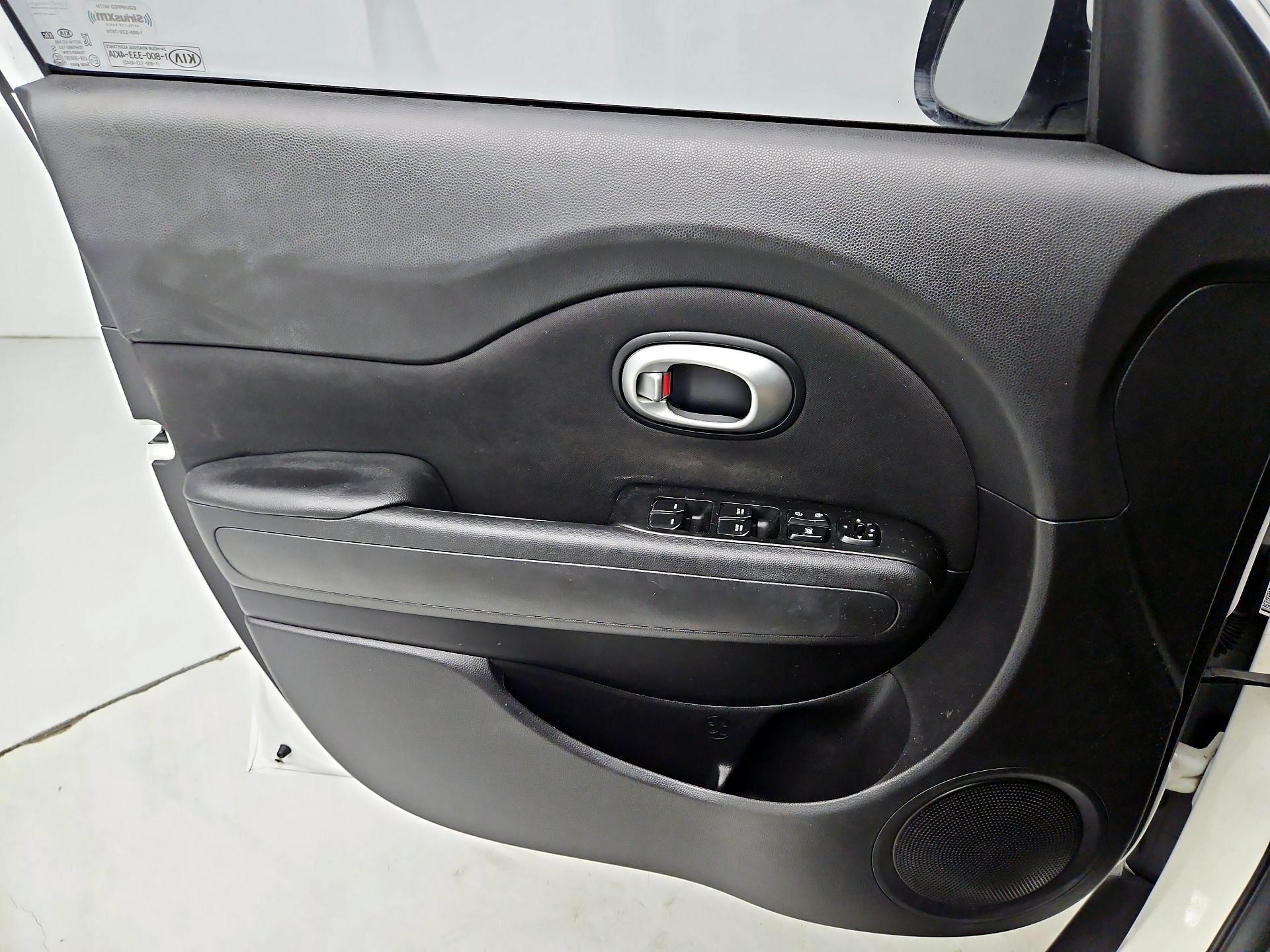 Thumbnail: 2016 Kia Soul - 10