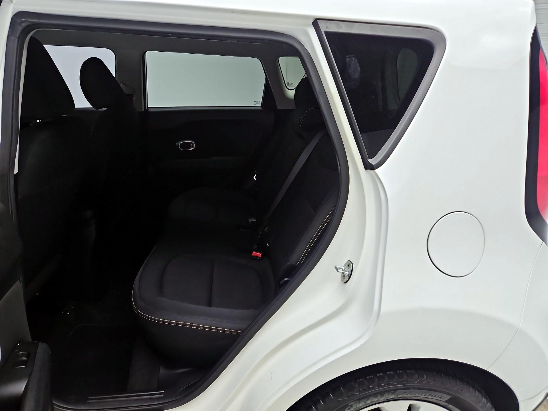 Thumbnail: 2016 Kia Soul - 17