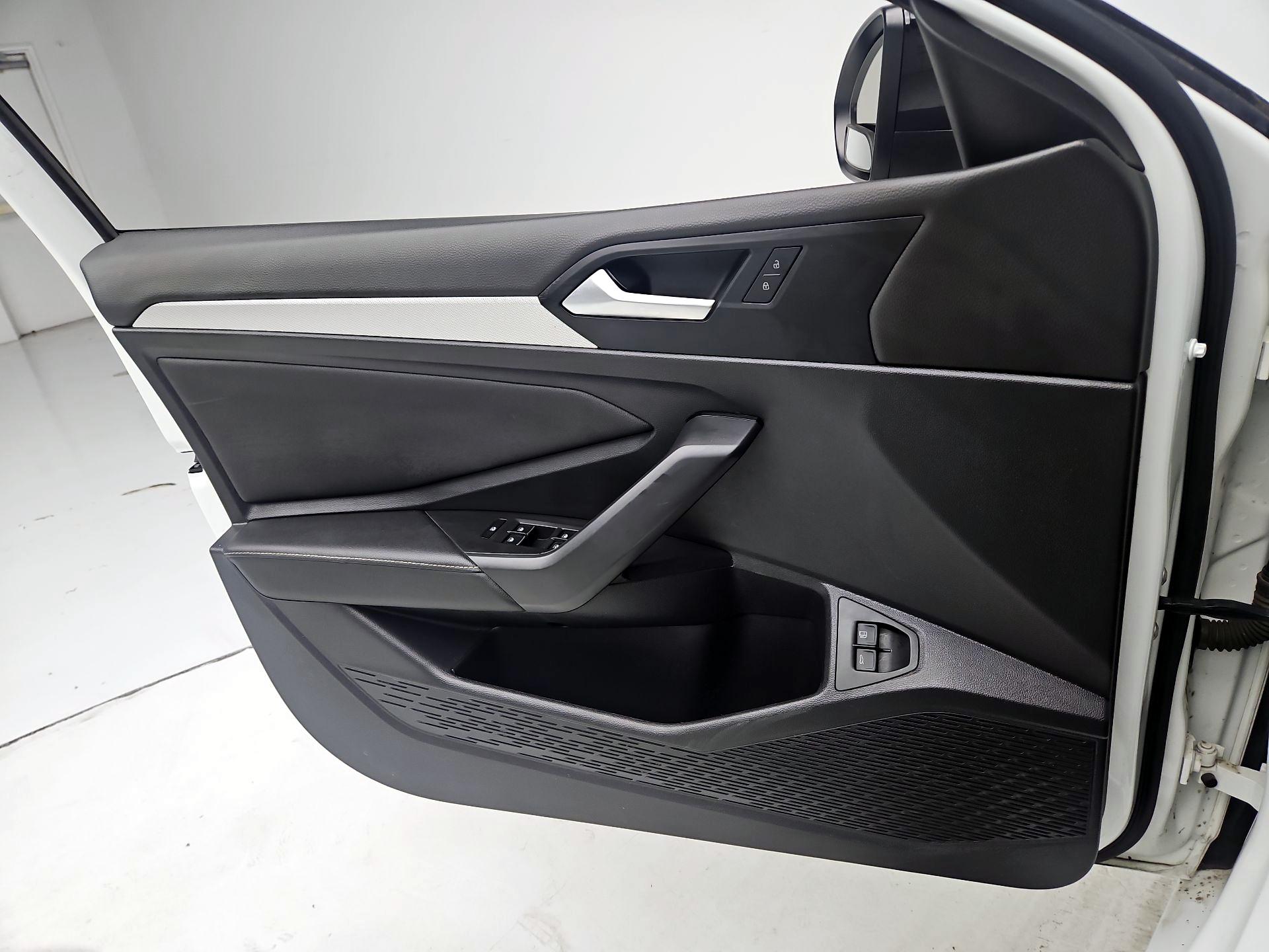 Thumbnail: 2022 Volkswagen Jetta - 12
