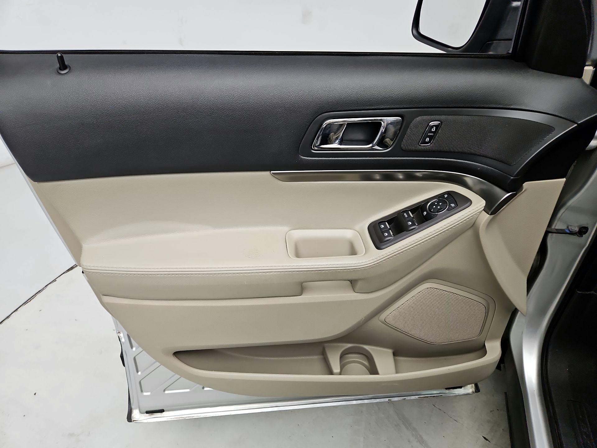 Thumbnail: 2014 Ford Explorer - 10