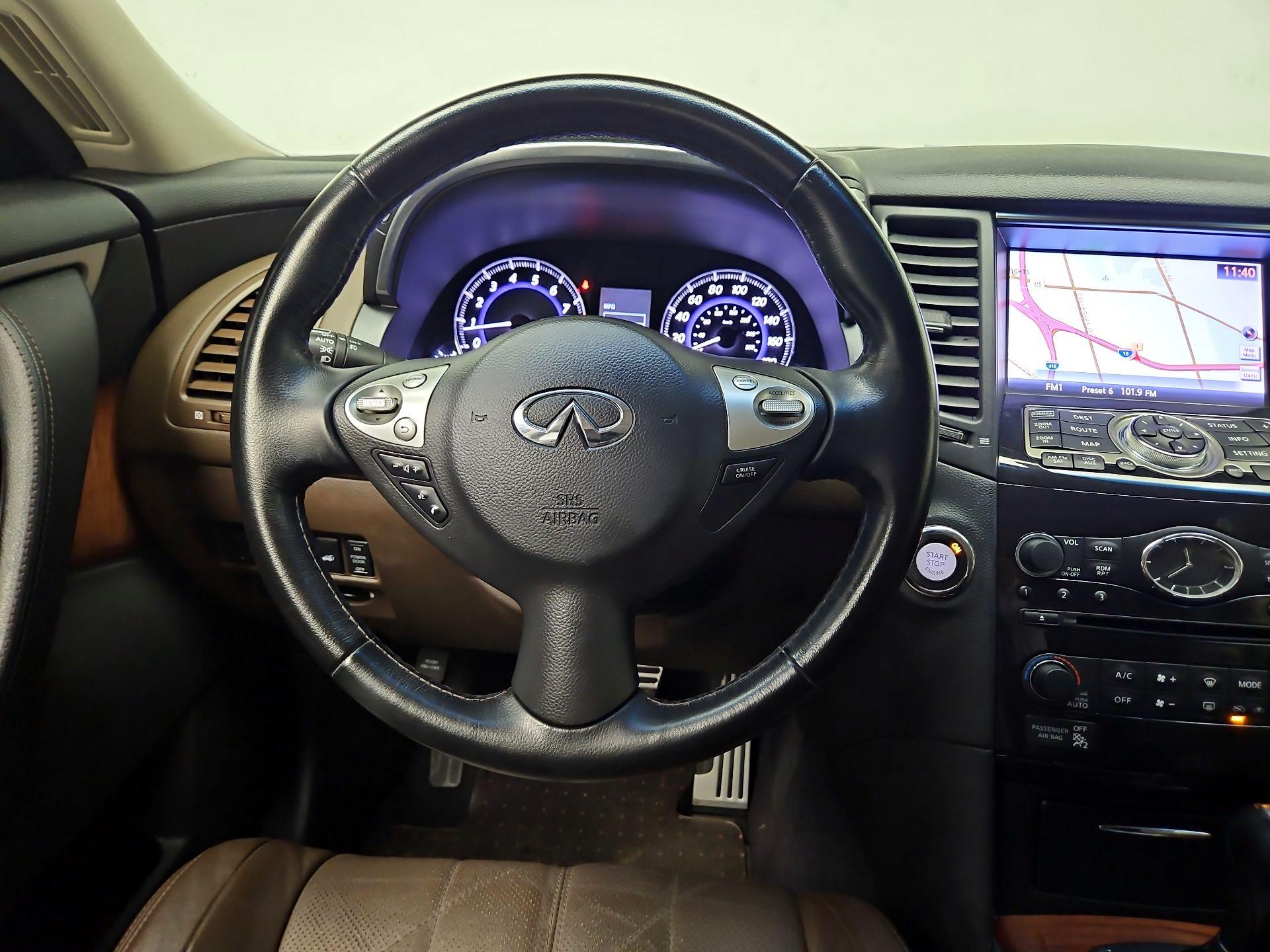 Thumbnail: 2014 INFINITI QX70 - 10