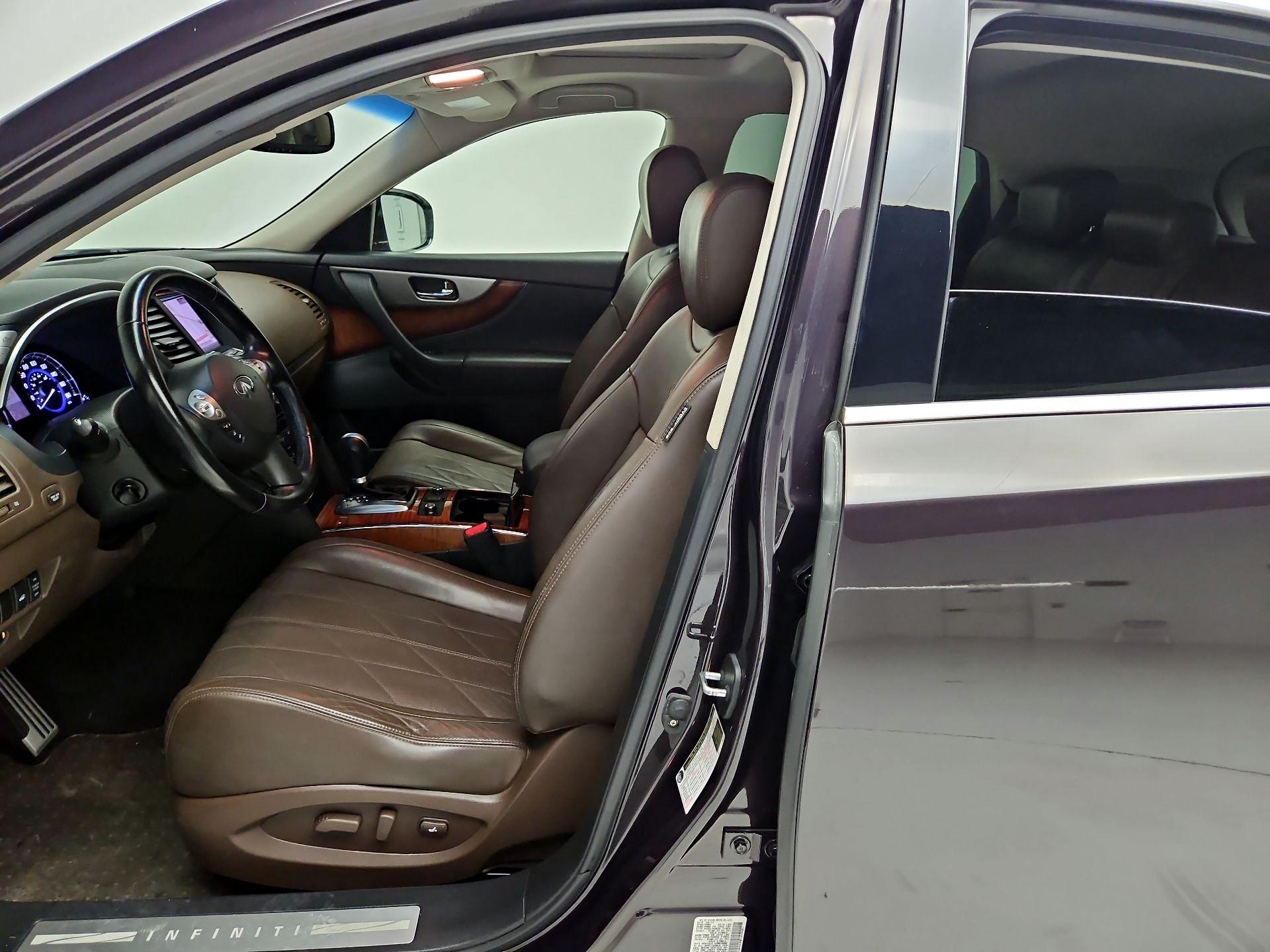 Thumbnail: 2014 INFINITI QX70 - 11