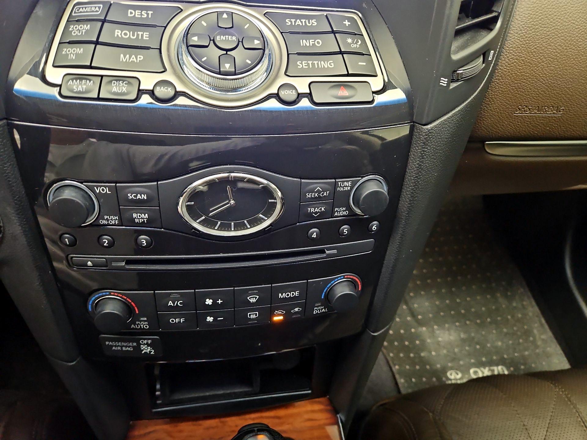 Thumbnail: 2014 INFINITI QX70 - 16
