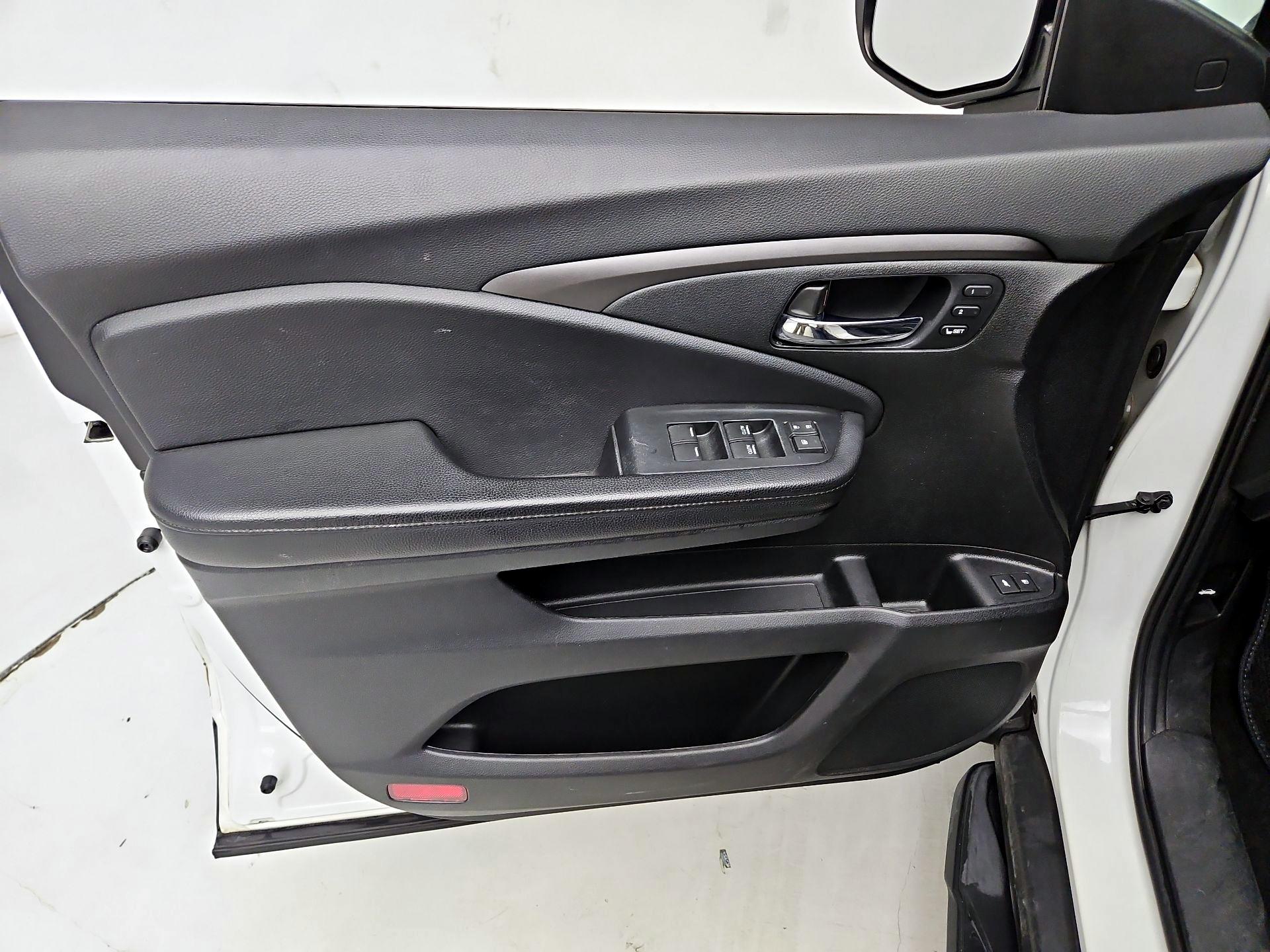 Thumbnail: 2021 Honda Pilot - 12
